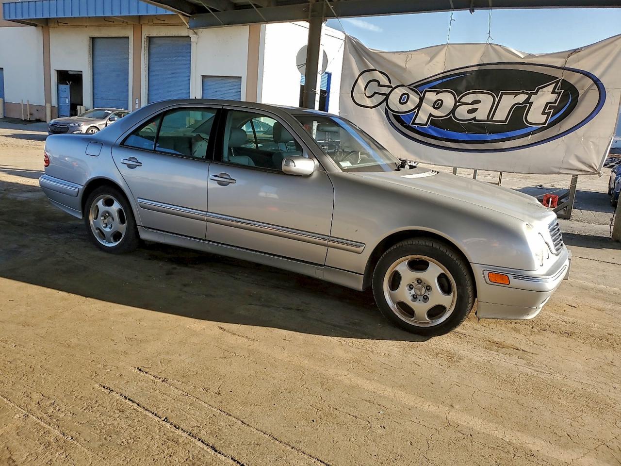 2000 Mercedes Benz E 430 Silver vin: WDBJF70J1YB146555