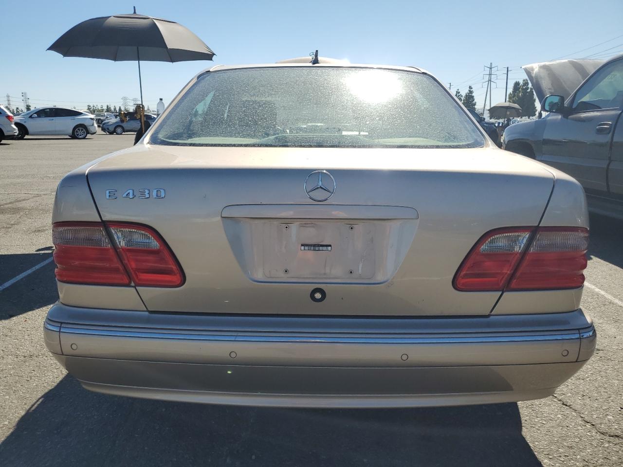 2000 Mercedes-benz E 430 Gold vin: WDBJF70J6YB165876