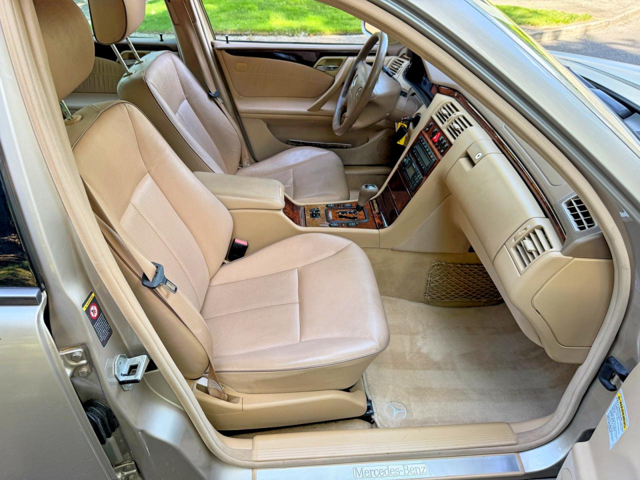 2000 Mercedes-benz E 430 Gold vin: WDBJF70J7YB018627