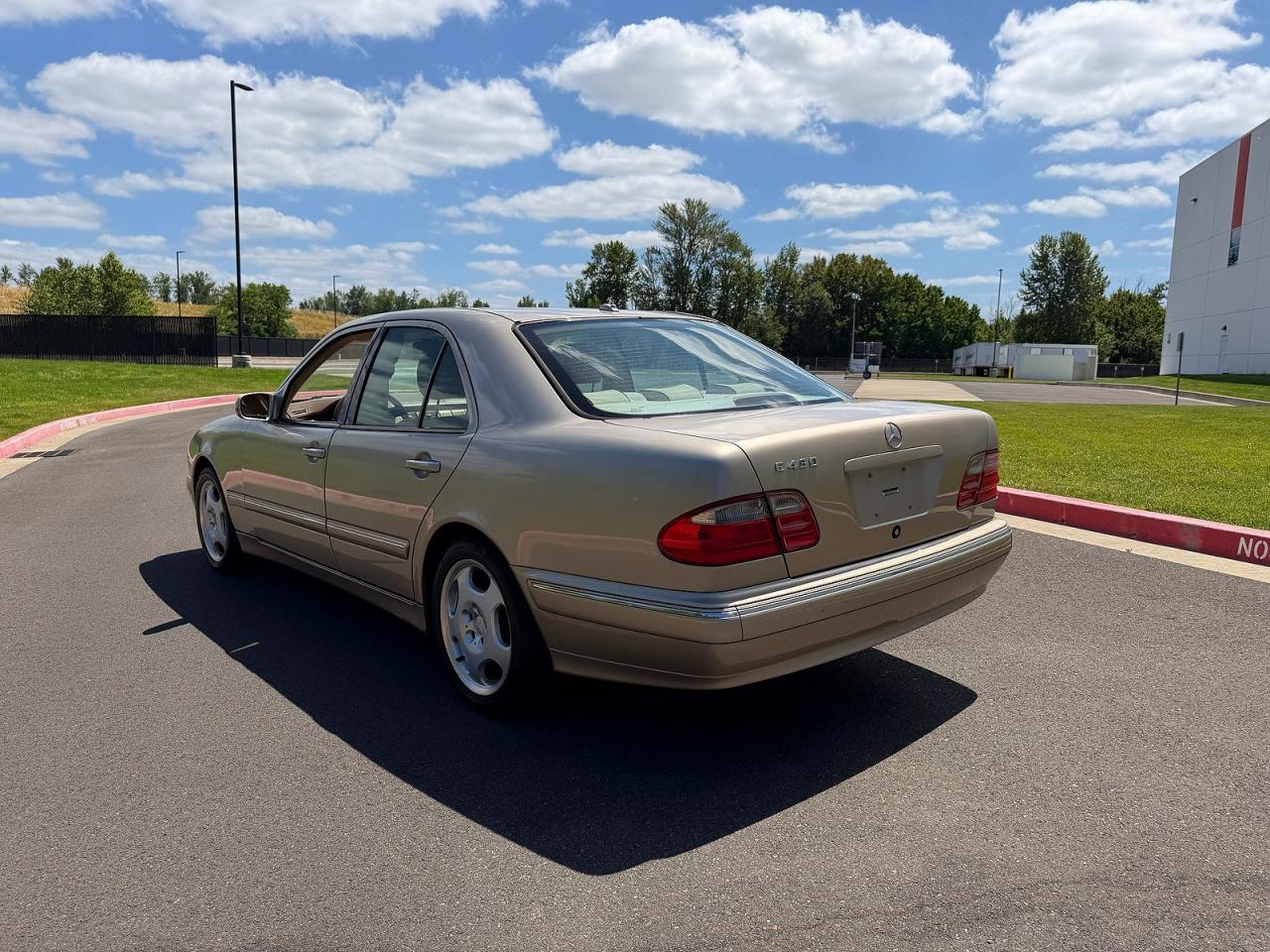 2000 Mercedes-benz E 430 Gold vin: WDBJF70J7YB018627