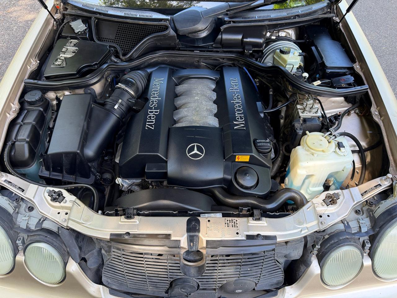 2000 Mercedes-benz E 430 Gold vin: WDBJF70J7YB018627