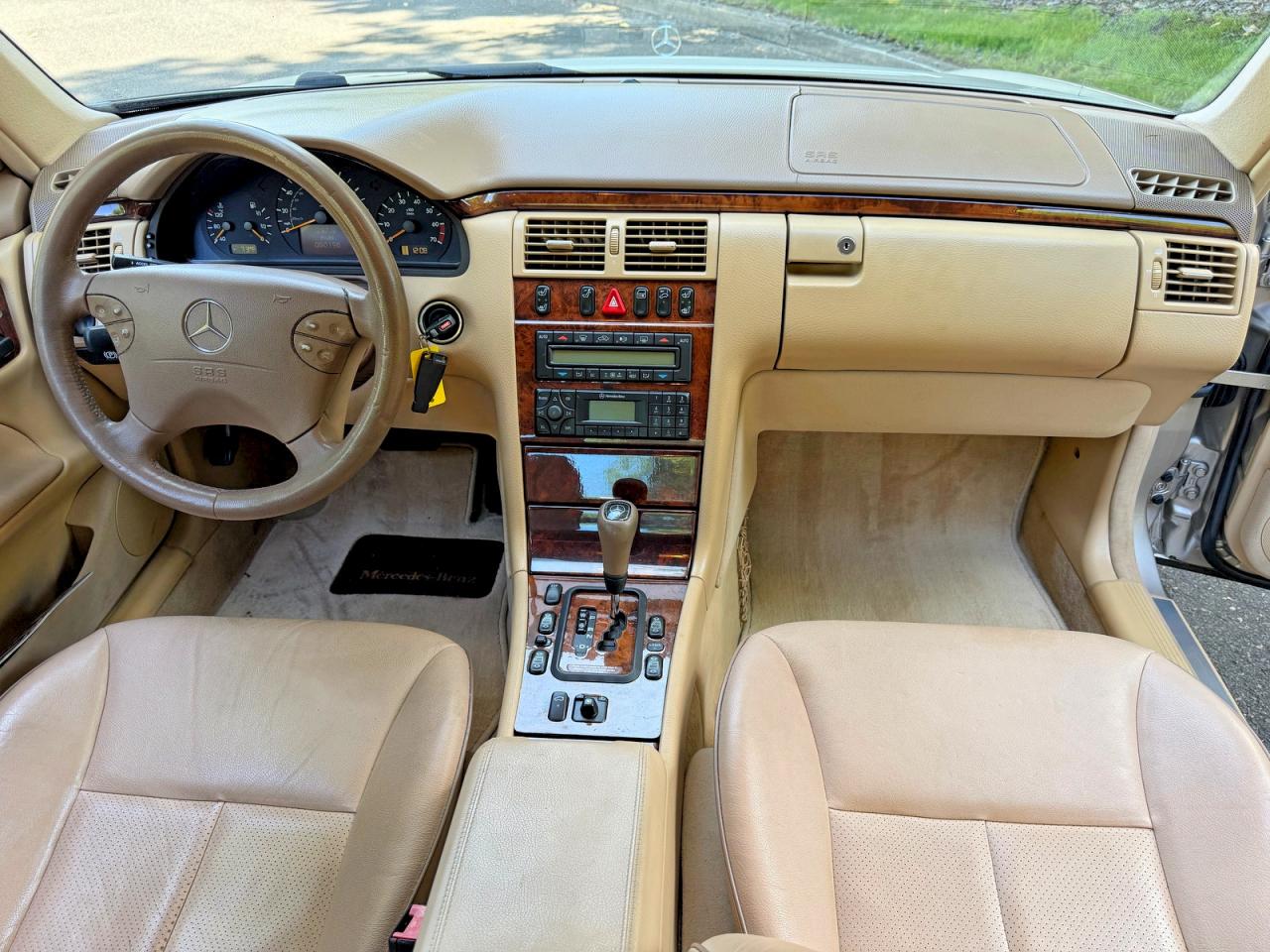 2000 Mercedes-benz E 430 Gold vin: WDBJF70J7YB018627