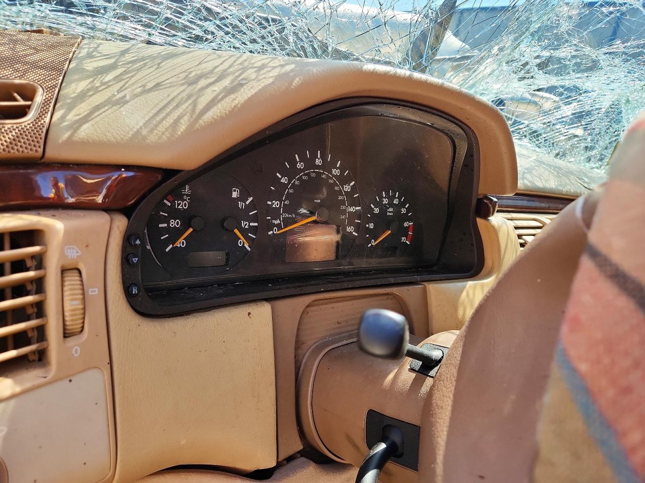 2001 Mercedes-benz E 430 Бежевый vin: WDBJF70J91X060449