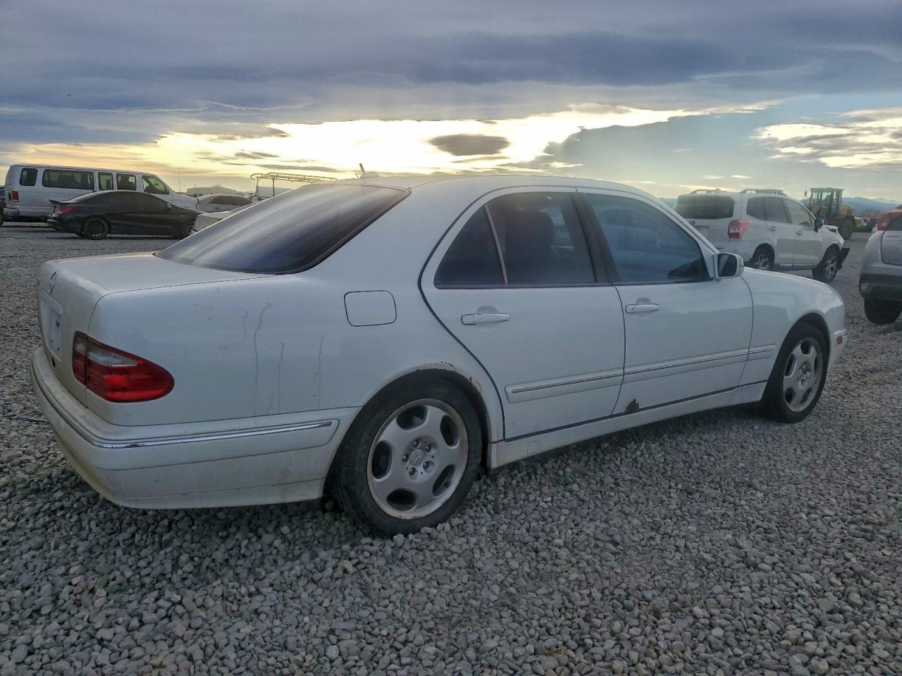 2000 Mercedes-benz E 430 Белый vin: WDBJF70J9YA970342
