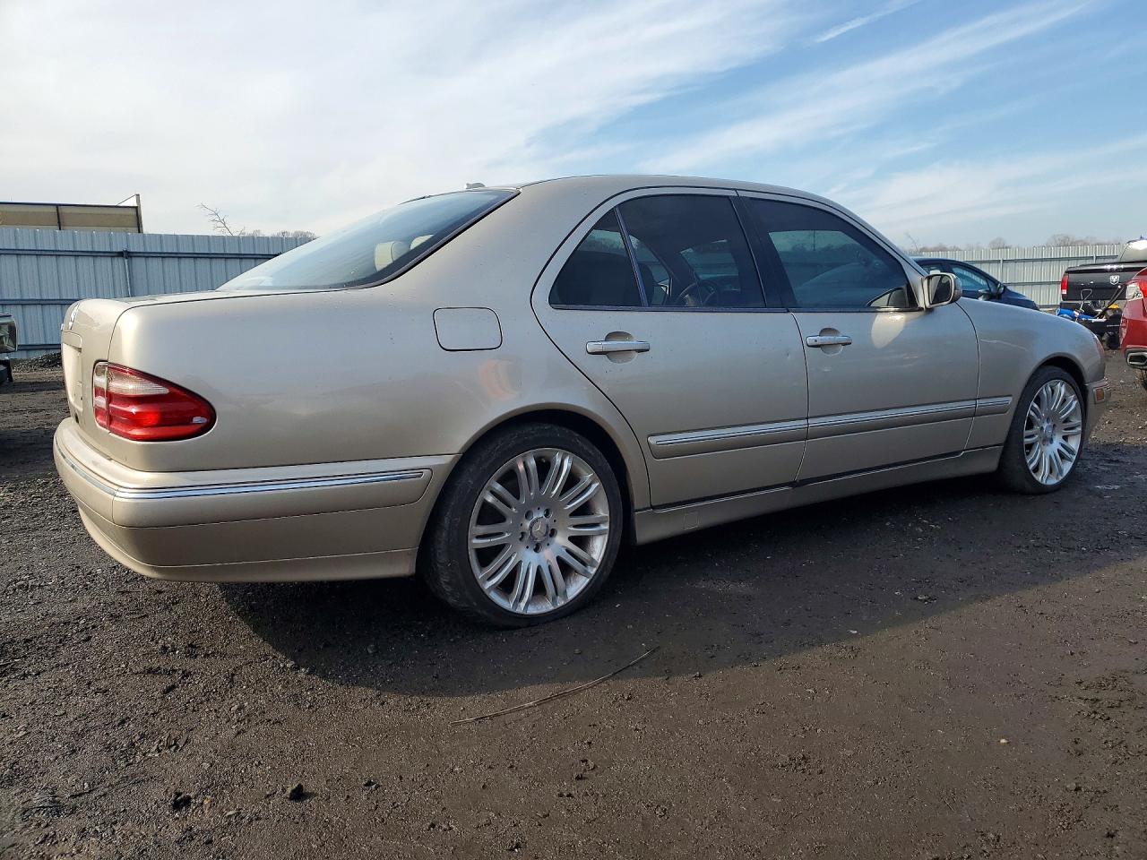 2001 Mercedes-benz E 430 Золотой vin: WDBJF70JX1B187675