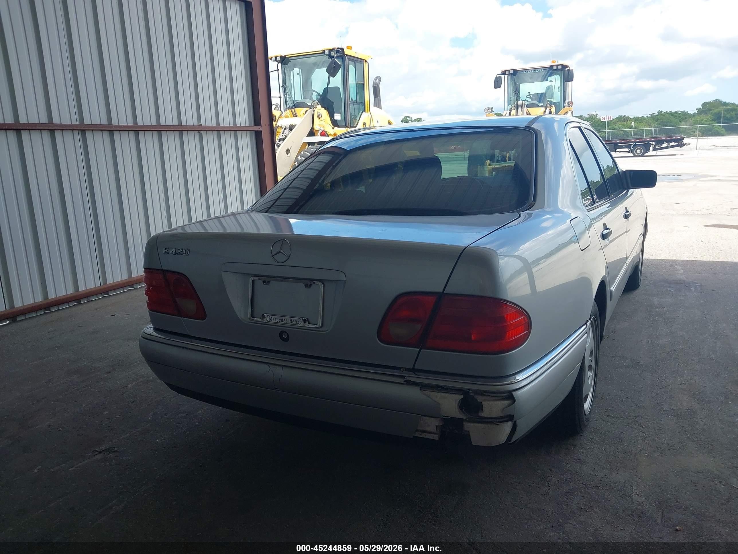 1997 Mercedes-benz E 420   Silver vin: WDBJF72F1VA455064