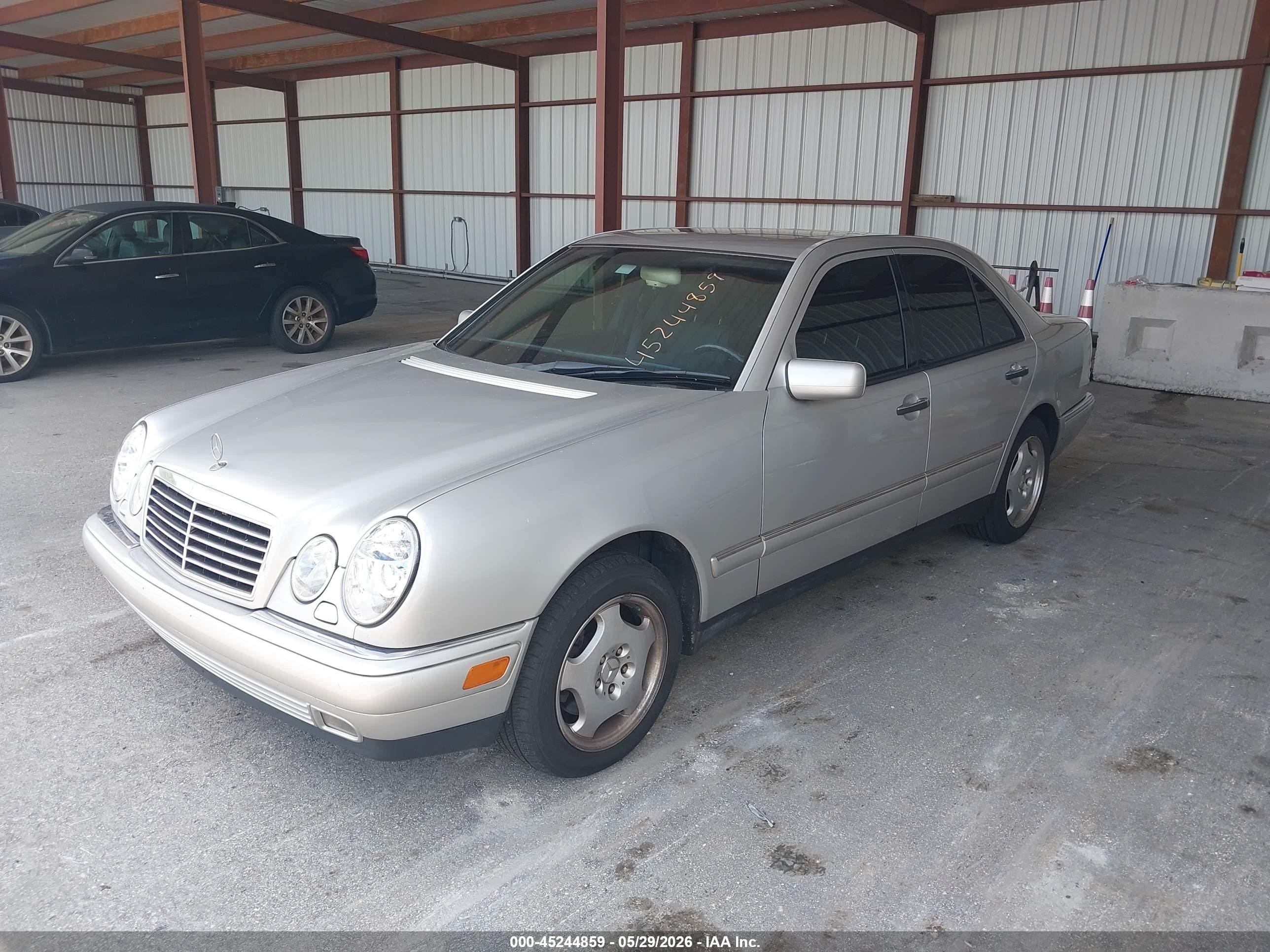 1997 Mercedes-benz E 420   Silver vin: WDBJF72F1VA455064