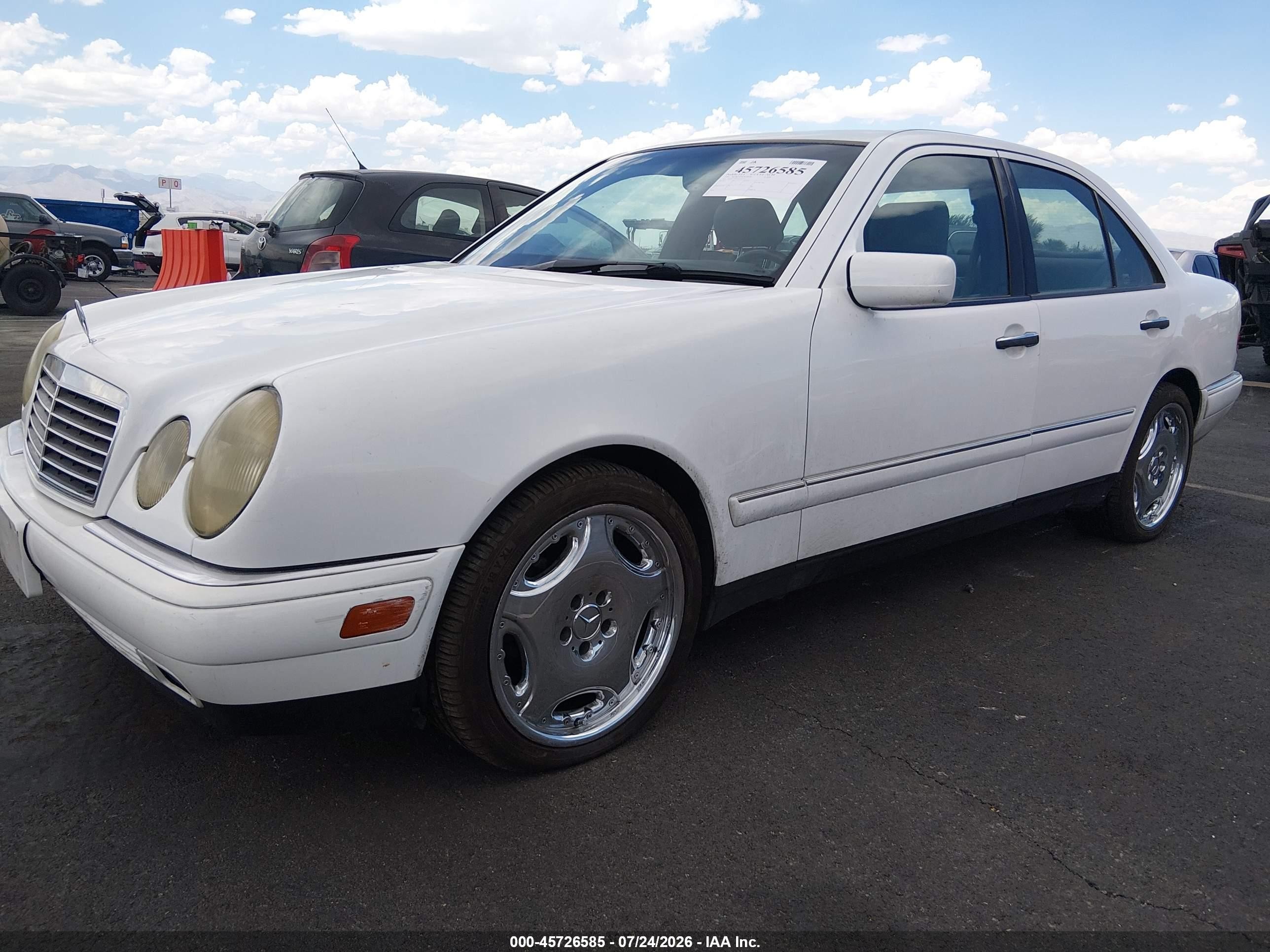1997 Mercedes-benz E 420   White vin: WDBJF72F1VA574717