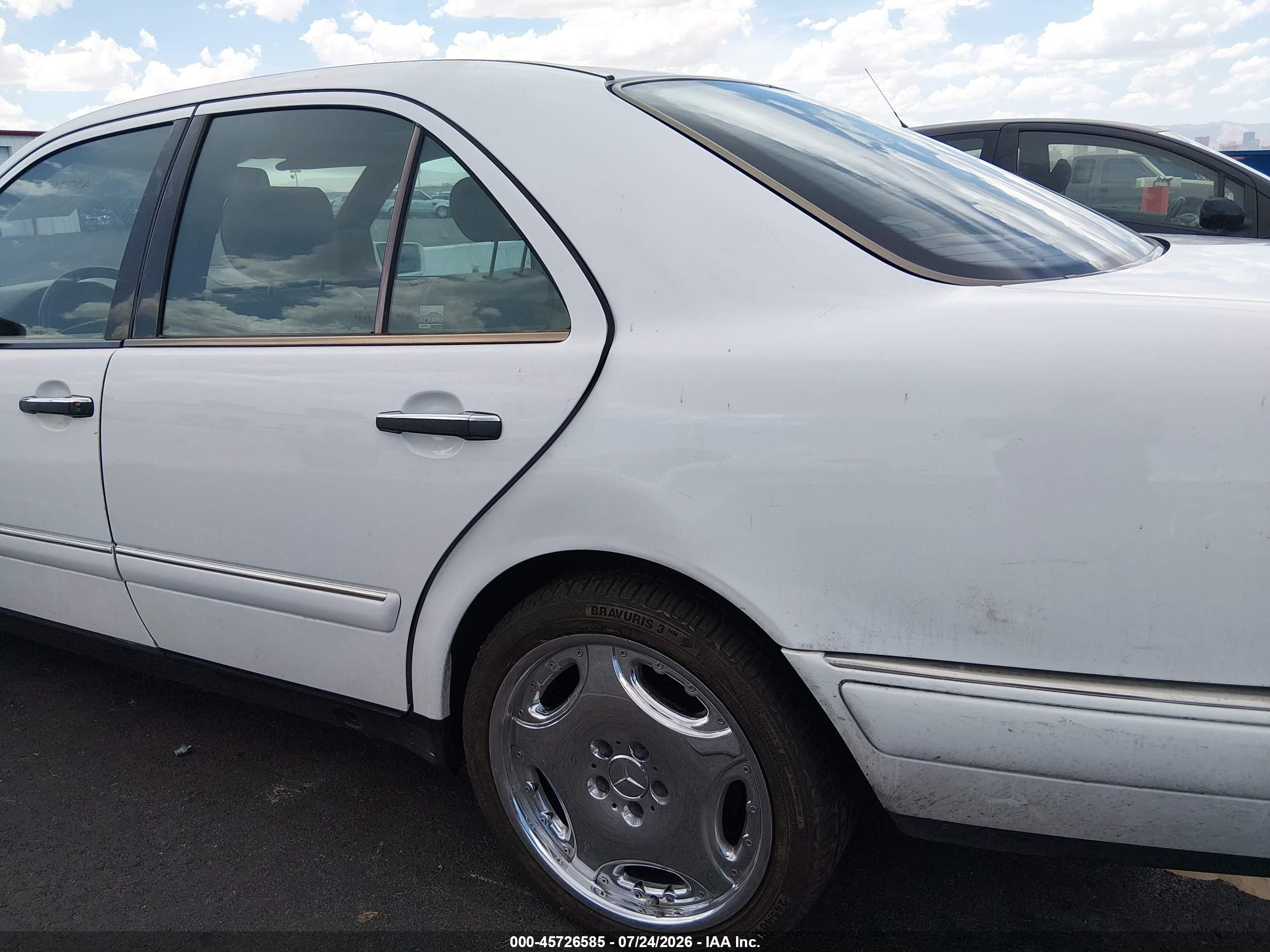 1997 Mercedes-benz E 420   White vin: WDBJF72F1VA574717