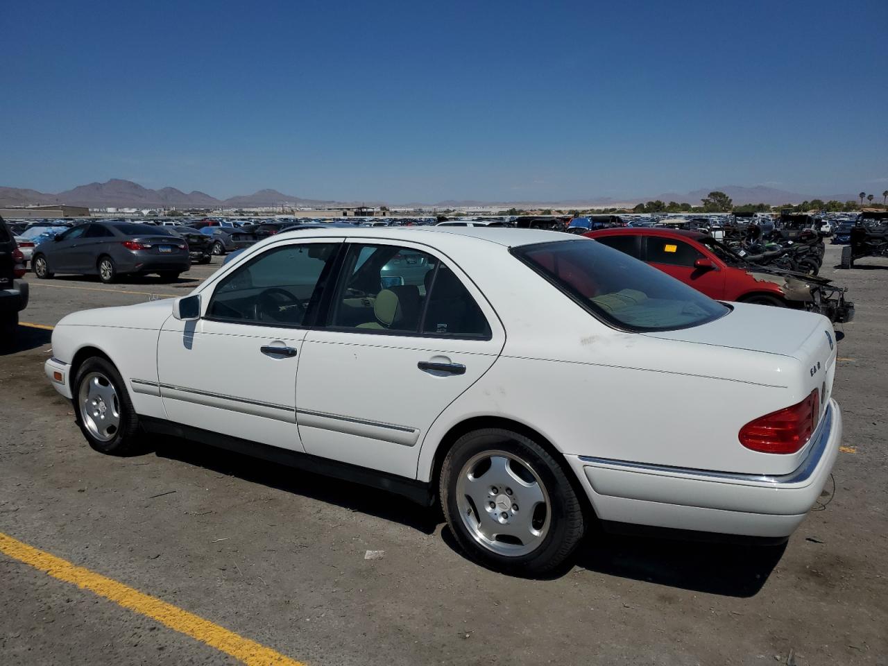 1997 Mercedes-benz E 420 White vin: WDBJF72F2VA257190