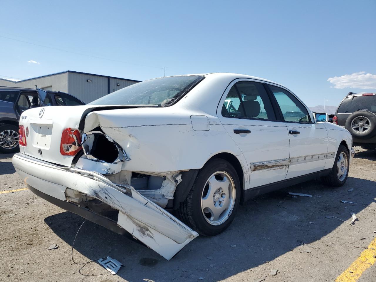 1997 Mercedes-benz E 420 White vin: WDBJF72F2VA257190