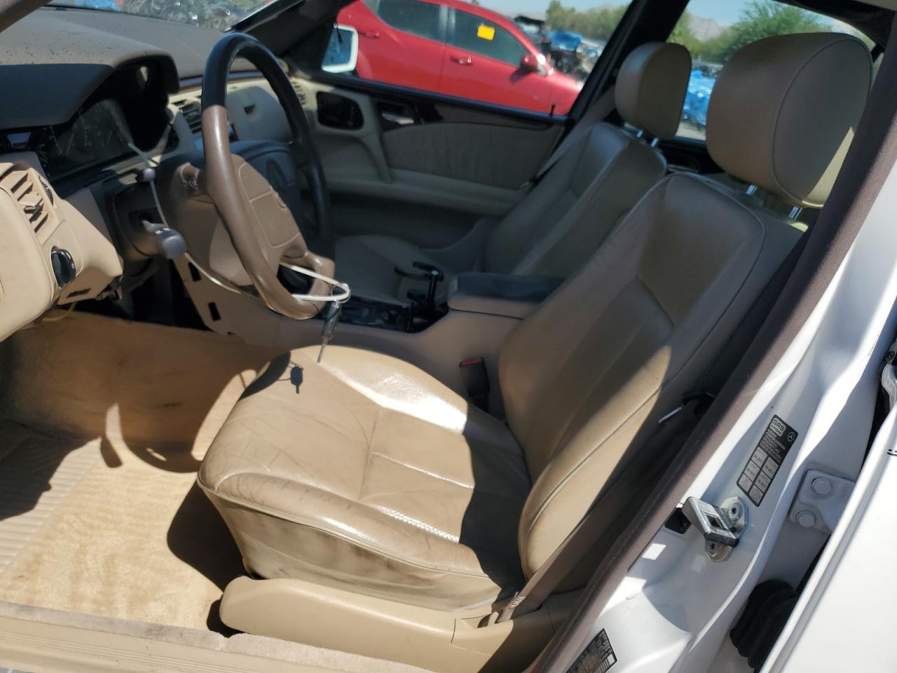 1997 Mercedes-benz E 420 White vin: WDBJF72F2VA257190