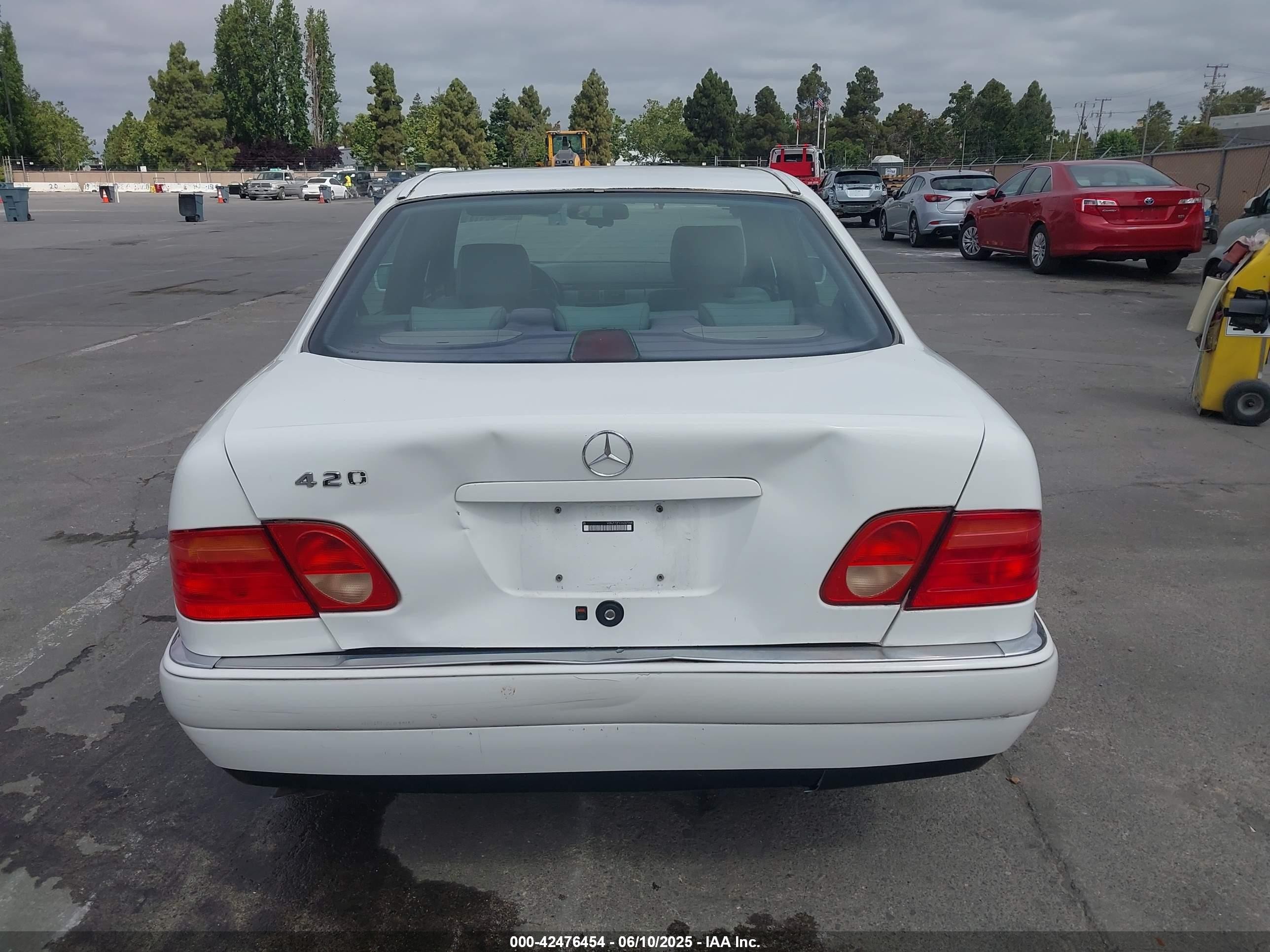 1997 Mercedes-benz E 420   White vin: WDBJF72F4VA207066