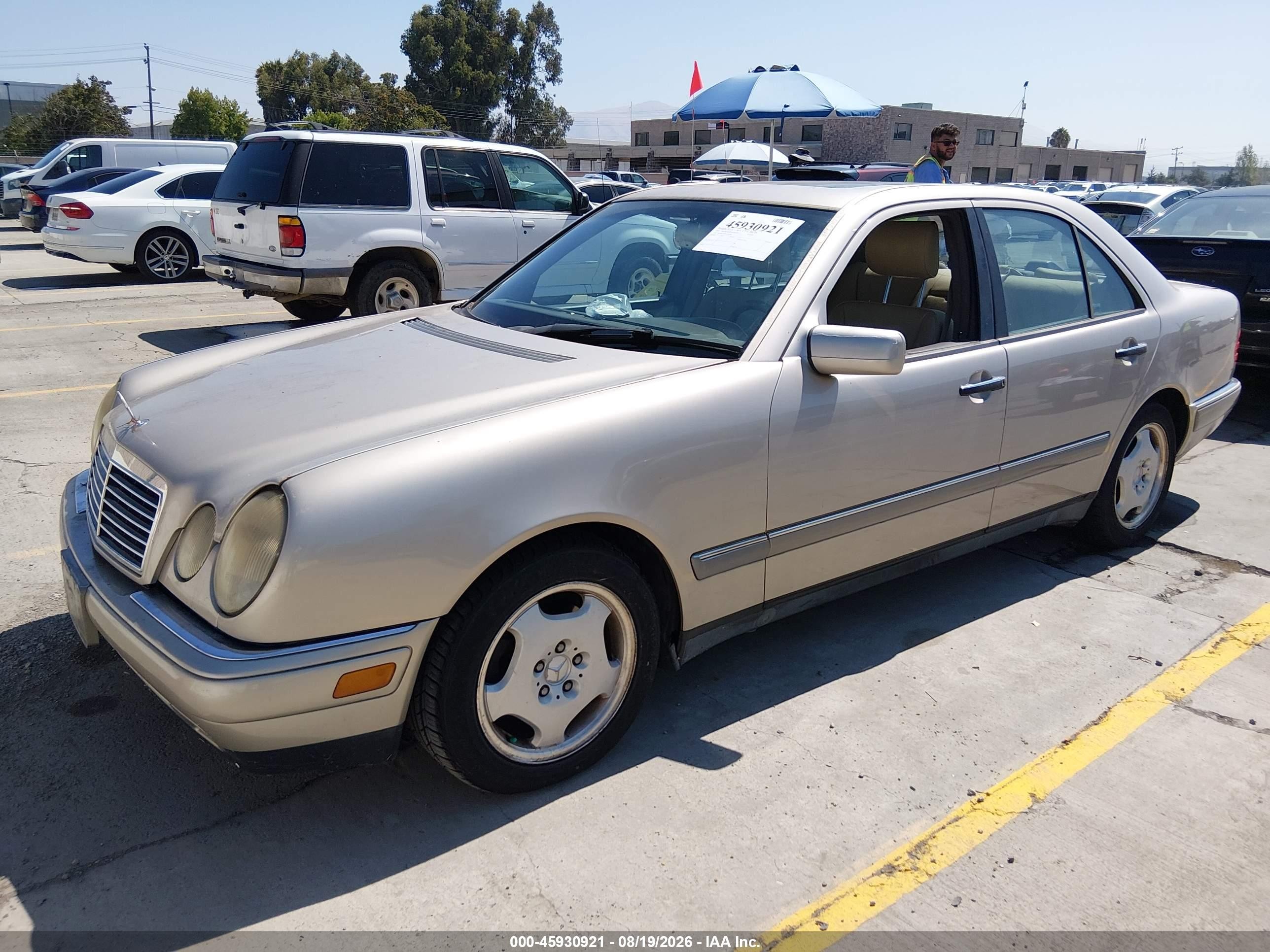 1997 Mercedes-benz E 420 Gold vin: WDBJF72F4VA283936