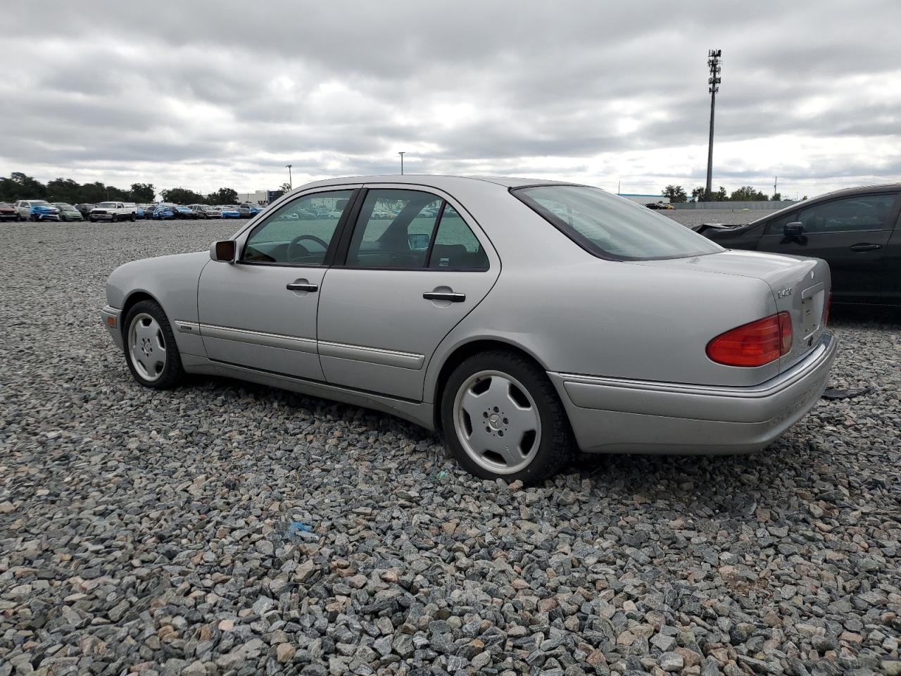 1997 Mercedes-benz E 420 Silver vin: WDBJF72F6VA383021
