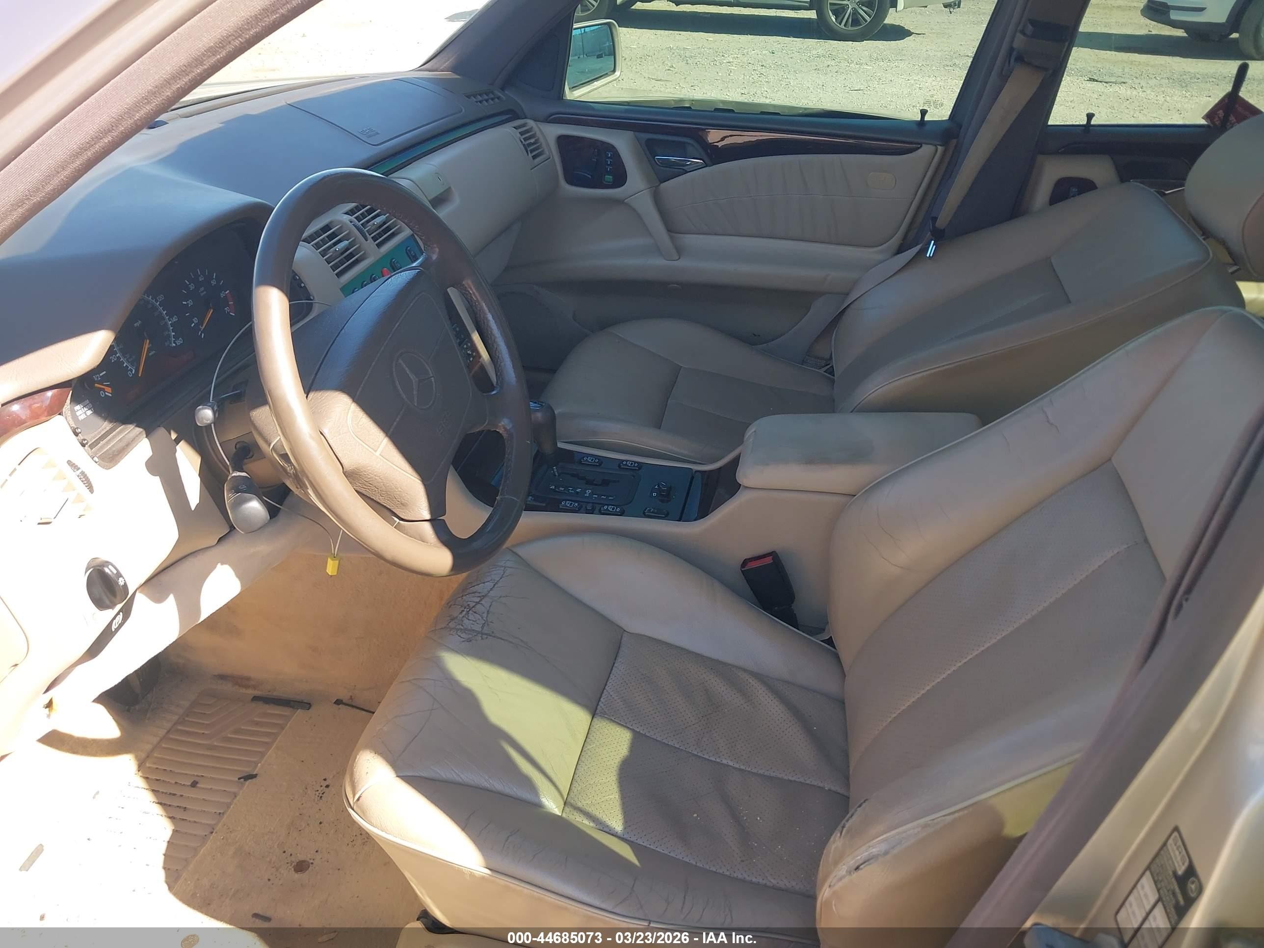 1997 Mercedes-benz E 420   Gold vin: WDBJF72F7VA247996