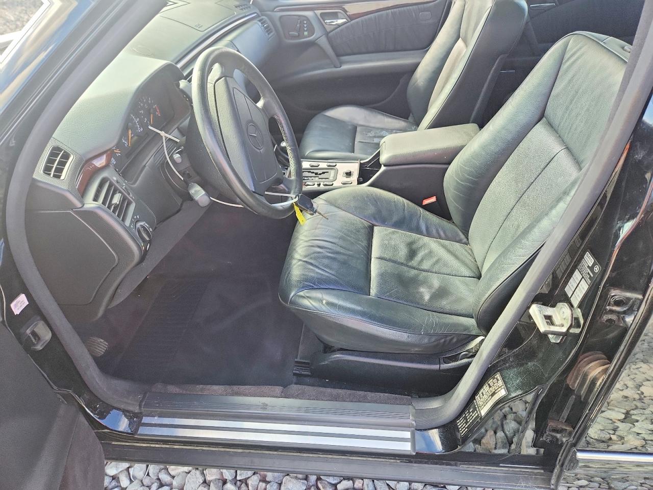 1997 Mercedes-benz E 420 Black vin: WDBJF72F7VA286183