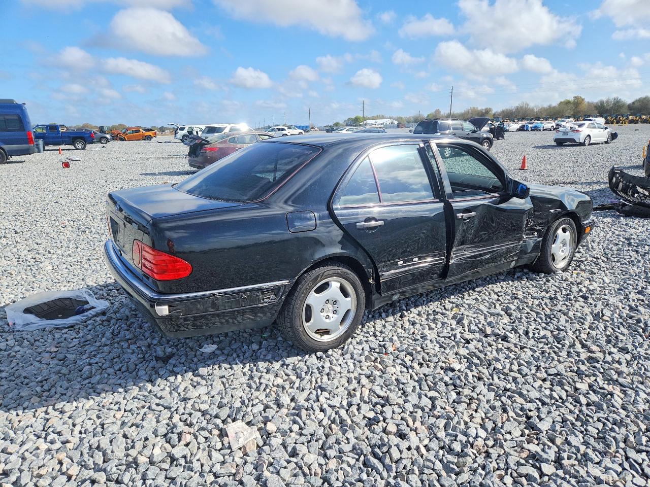 1997 Mercedes-benz E 420 Black vin: WDBJF72F7VA286183
