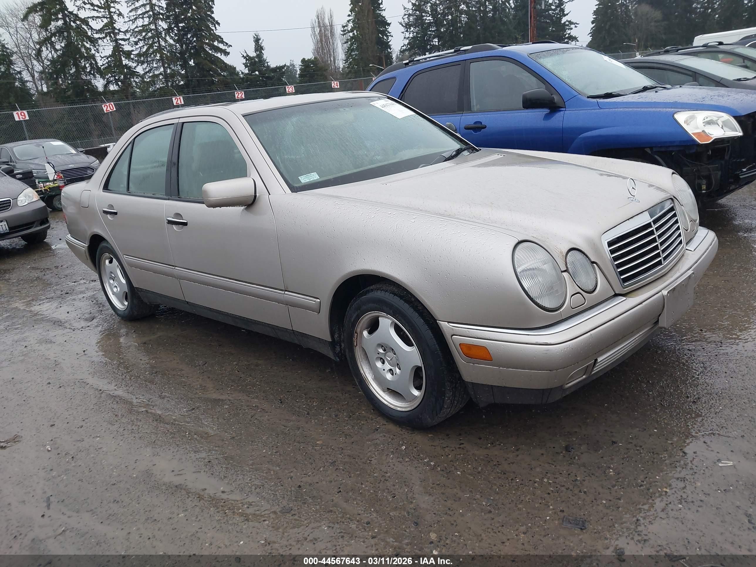 1997 Mercedes-benz E 420   Gold vin: WDBJF72F7VA571112