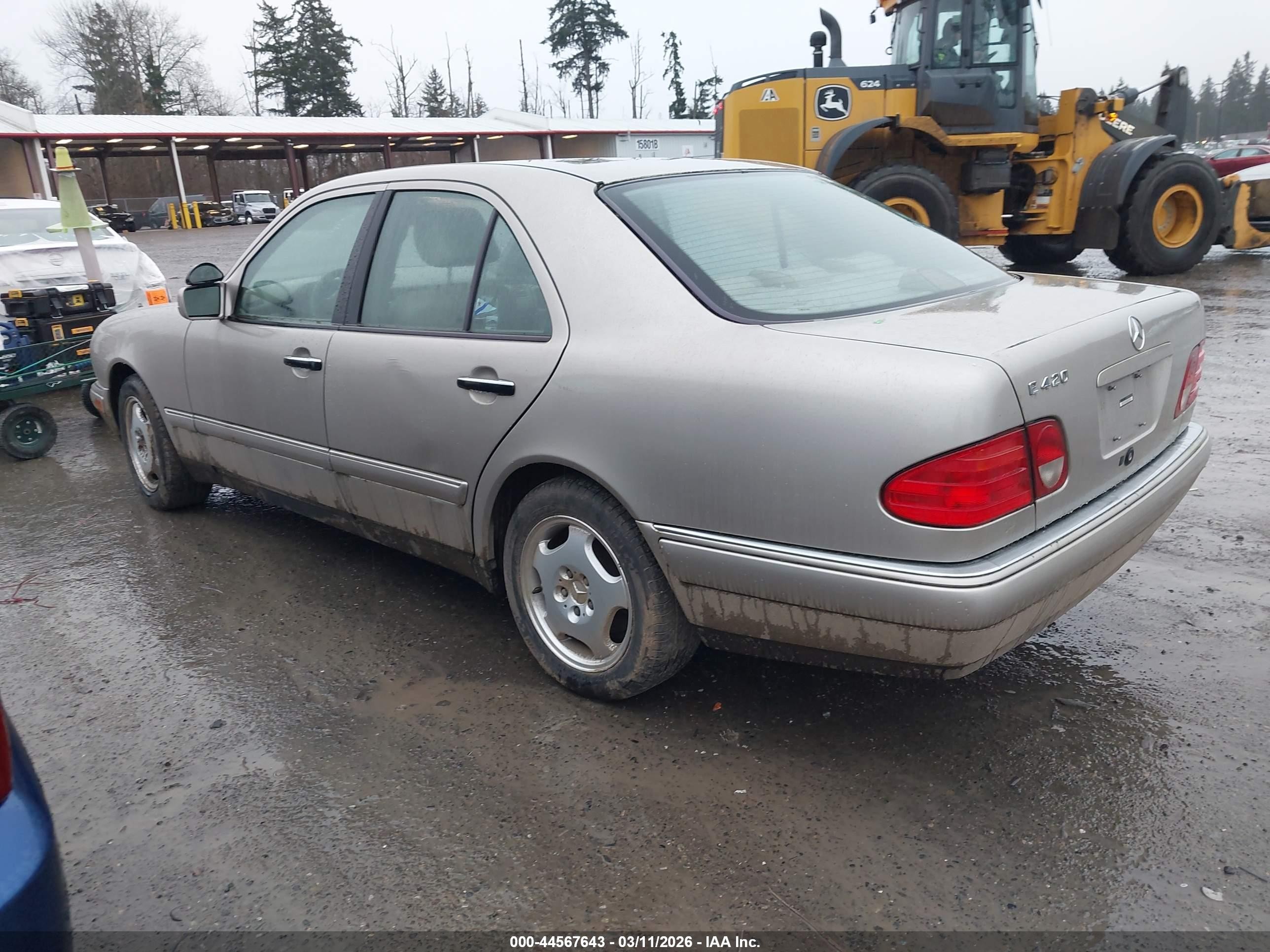 1997 Mercedes-benz E 420   Золотой vin: WDBJF72F7VA571112