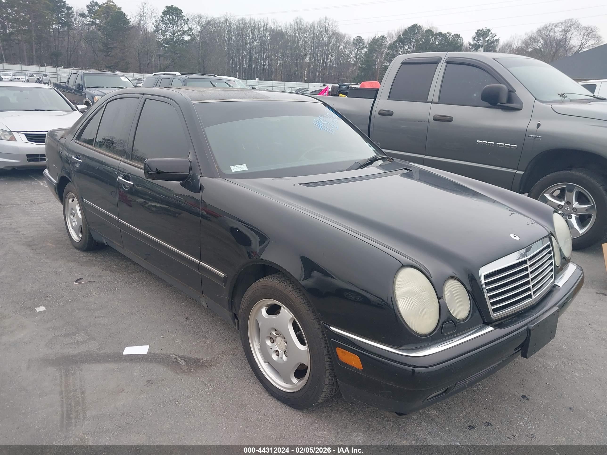 1997 Mercedes-benz E 420   Black vin: WDBJF72F8VA196704