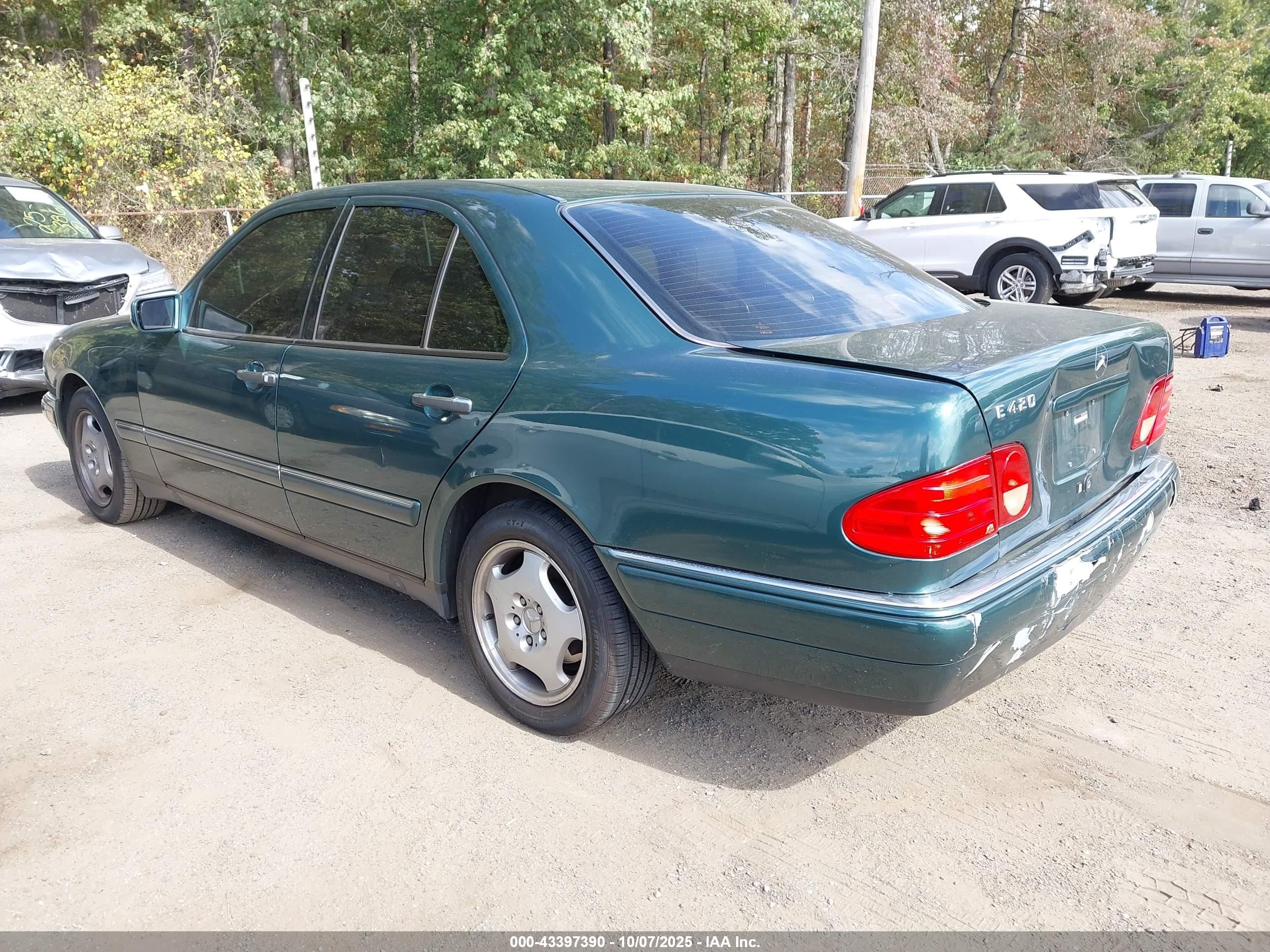 1997 Mercedes-benz E 420   Teal vin: WDBJF72F8VA279758