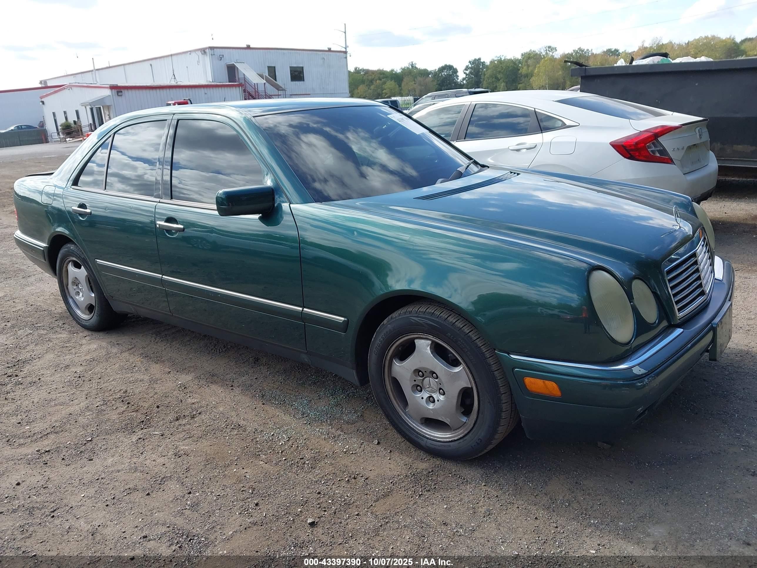 1997 Mercedes-benz E 420   Teal vin: WDBJF72F8VA279758
