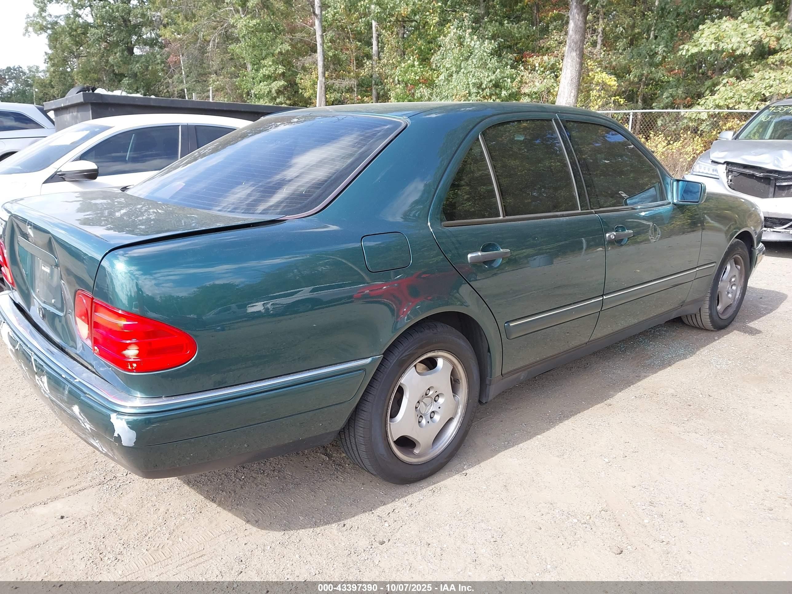 1997 Mercedes-benz E 420   Teal vin: WDBJF72F8VA279758