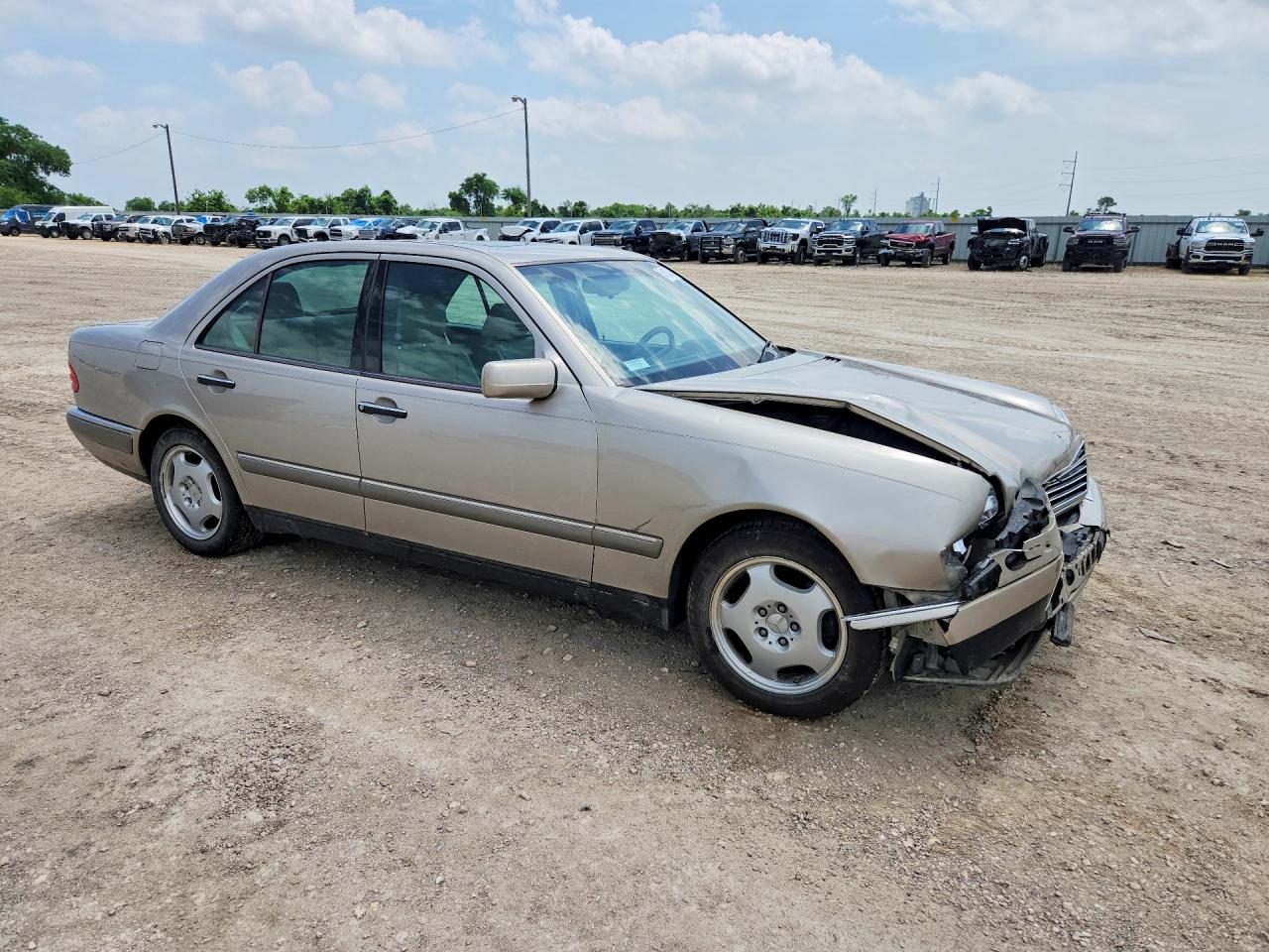 1997 Mercedes-benz E 420 Серебряный vin: WDBJF72F8VA316324