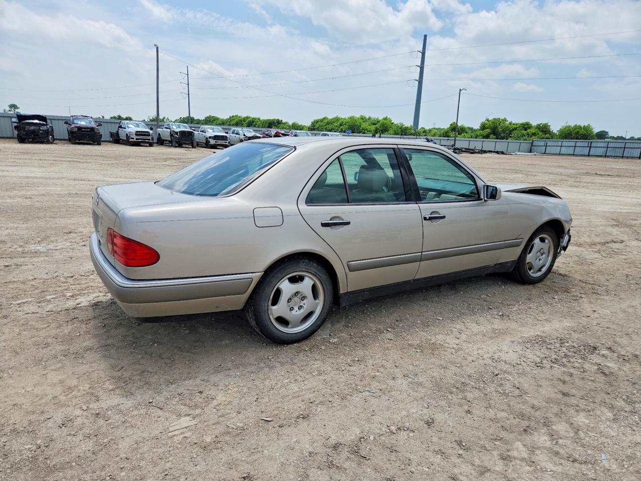 1997 Mercedes-benz E 420 Серебряный vin: WDBJF72F8VA316324
