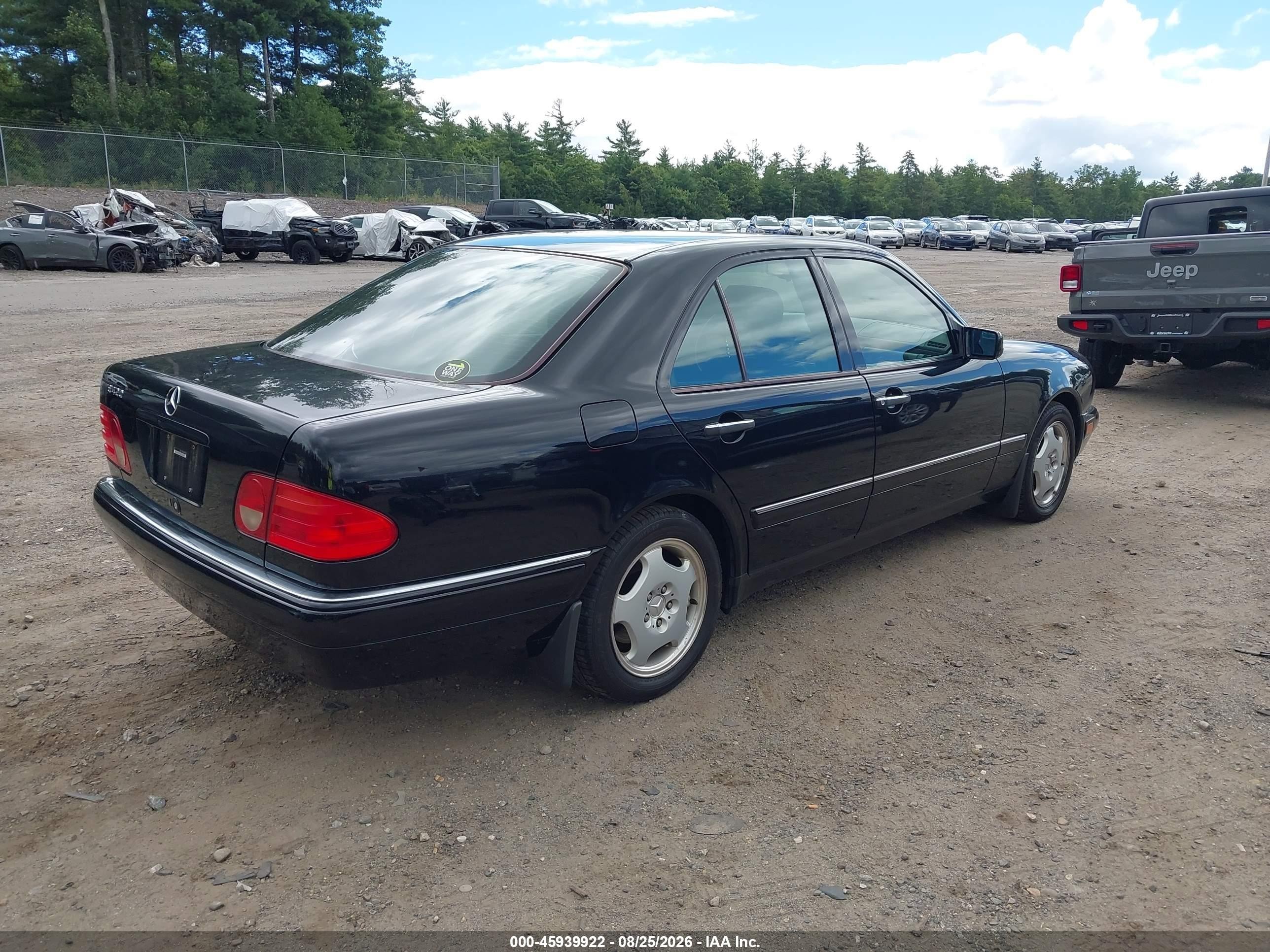 1997 Mercedes-benz E 420   Beige vin: WDBJF72F8VA584371