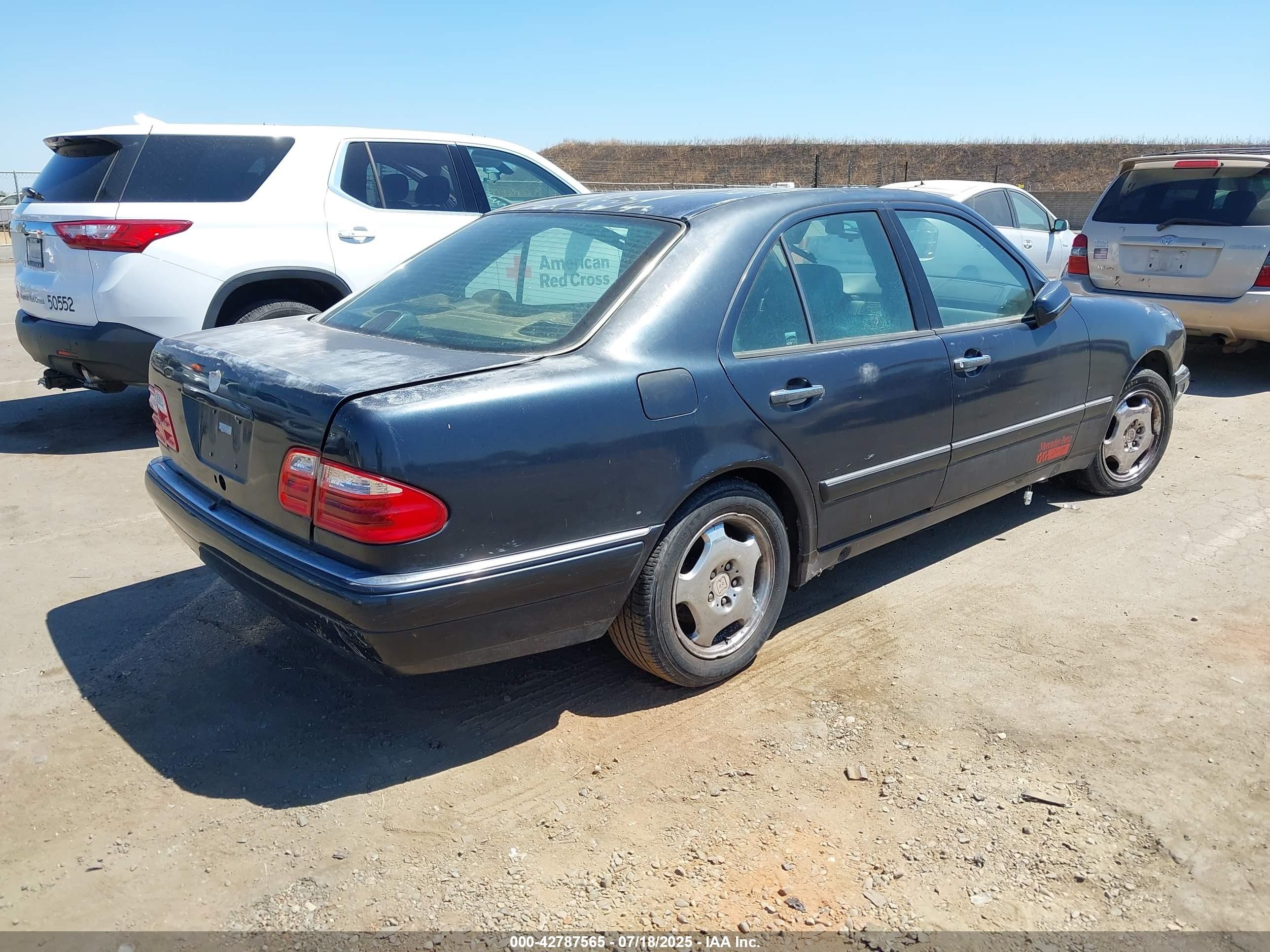 1997 Mercedes-benz E 420   Blue vin: WDBJF72FXVA211638