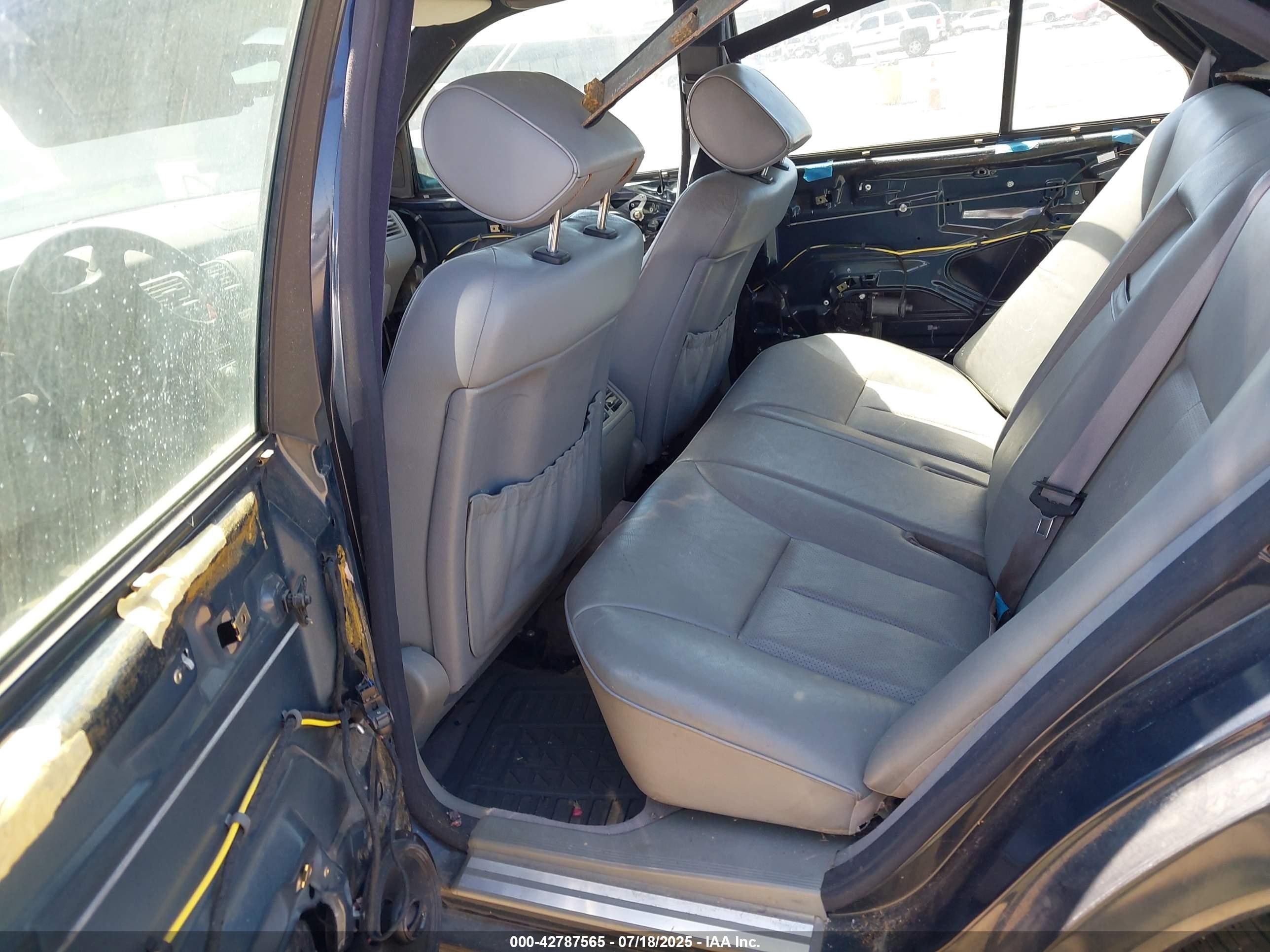 1997 Mercedes-benz E 420   Blue vin: WDBJF72FXVA211638