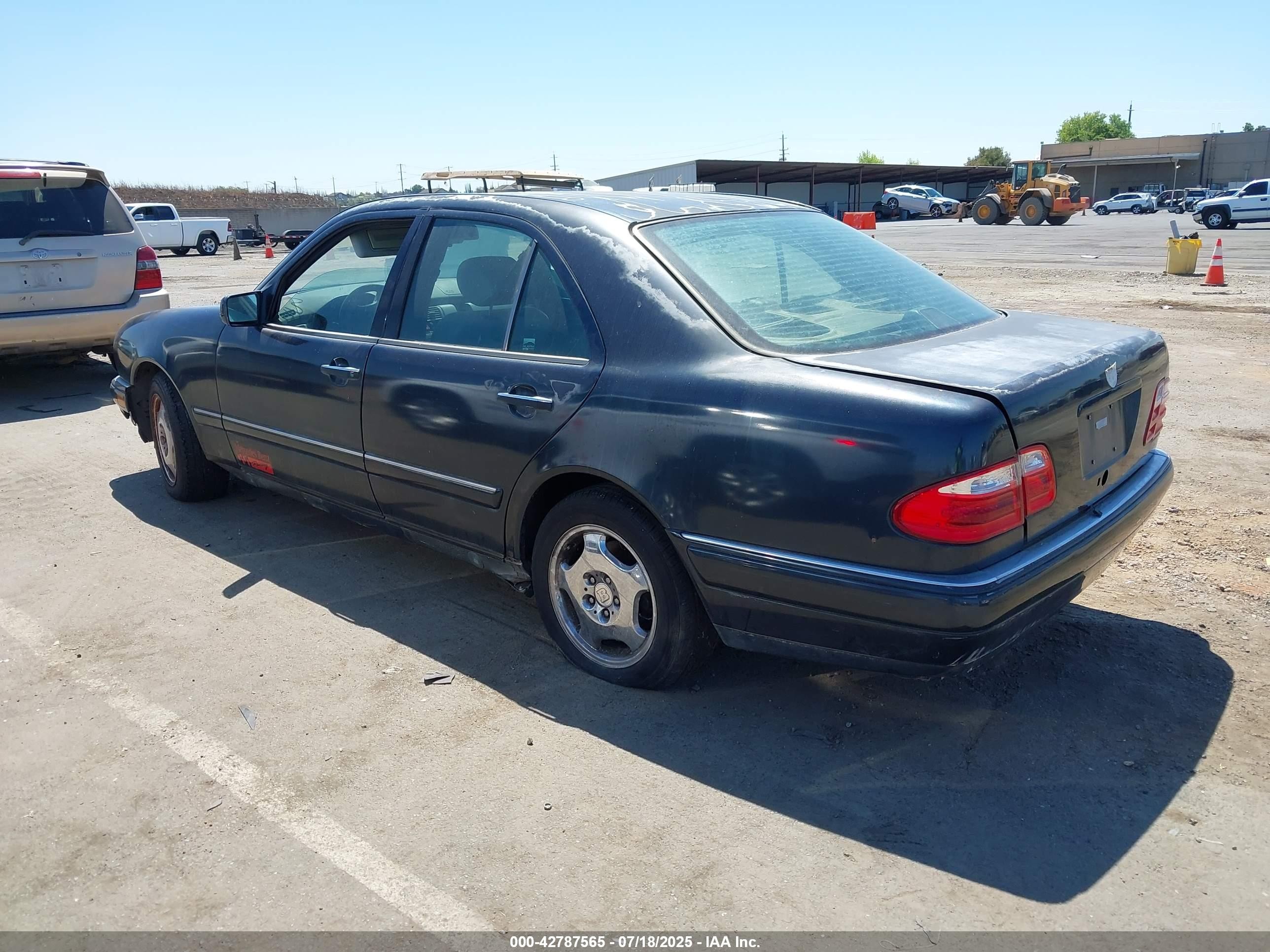 1997 Mercedes-benz E 420   Blue vin: WDBJF72FXVA211638