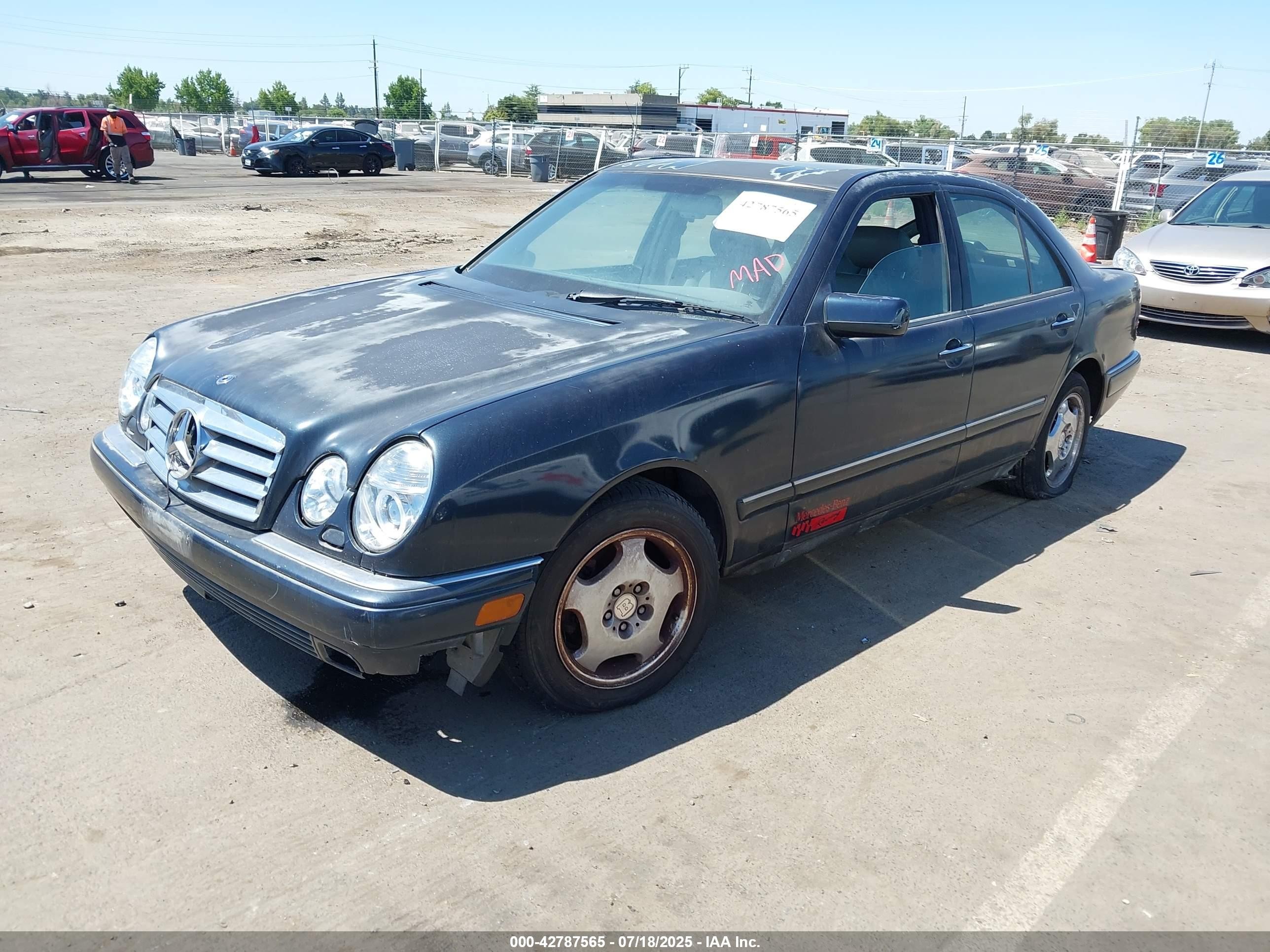 1997 Mercedes-benz E 420   Blue vin: WDBJF72FXVA211638
