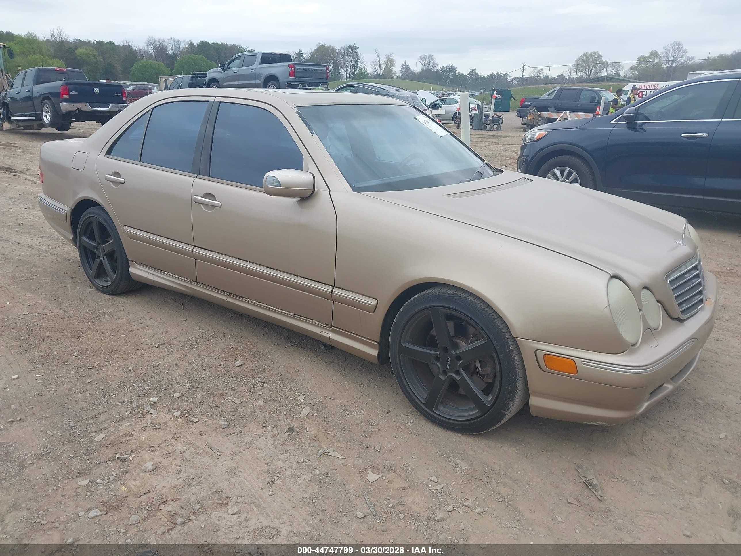 2001 Mercedes-benz E 55 Amg   Золотой vin: WDBJF74JX1B175925