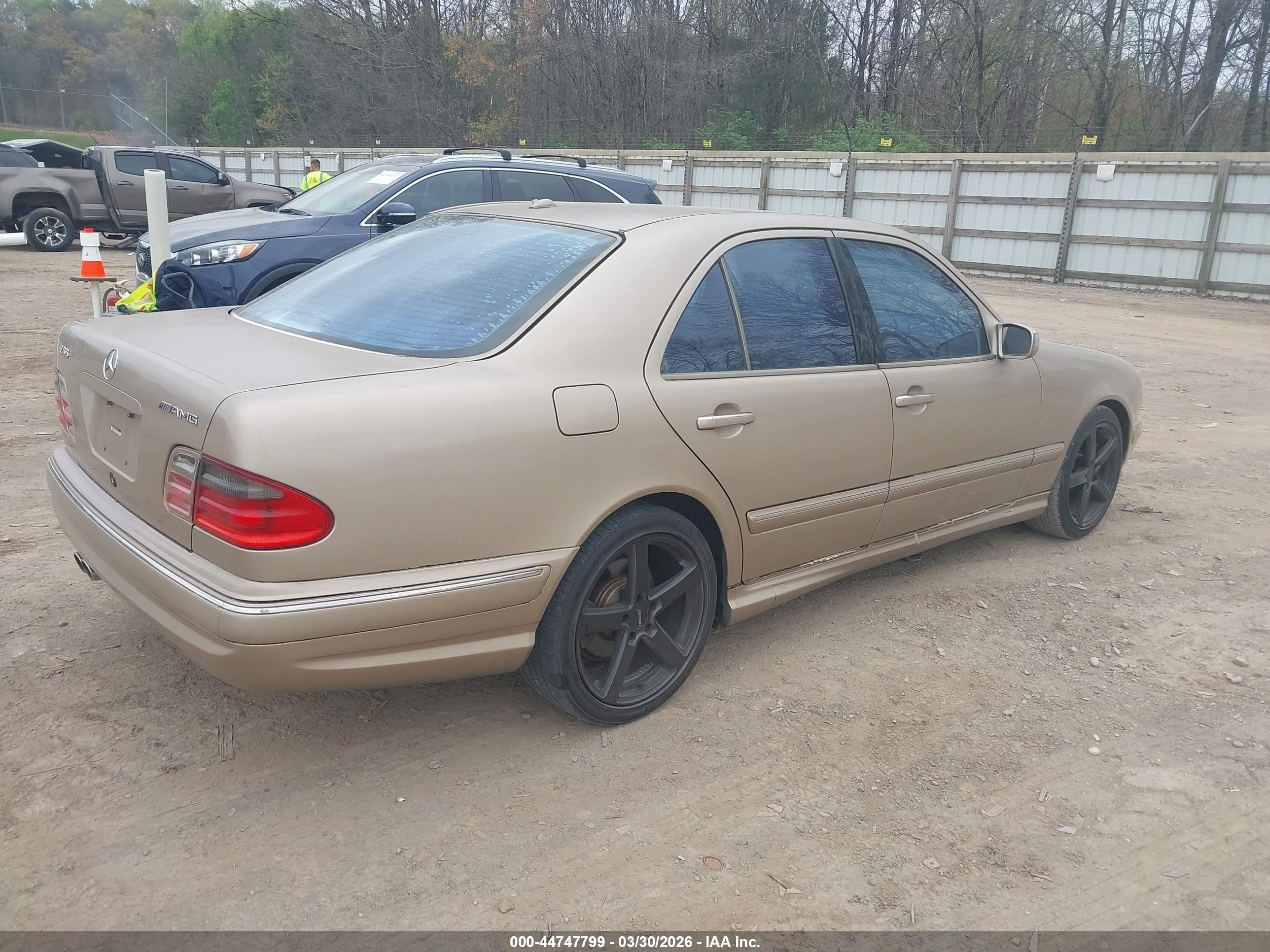 2001 Mercedes-benz E 55 Amg   Золотой vin: WDBJF74JX1B175925