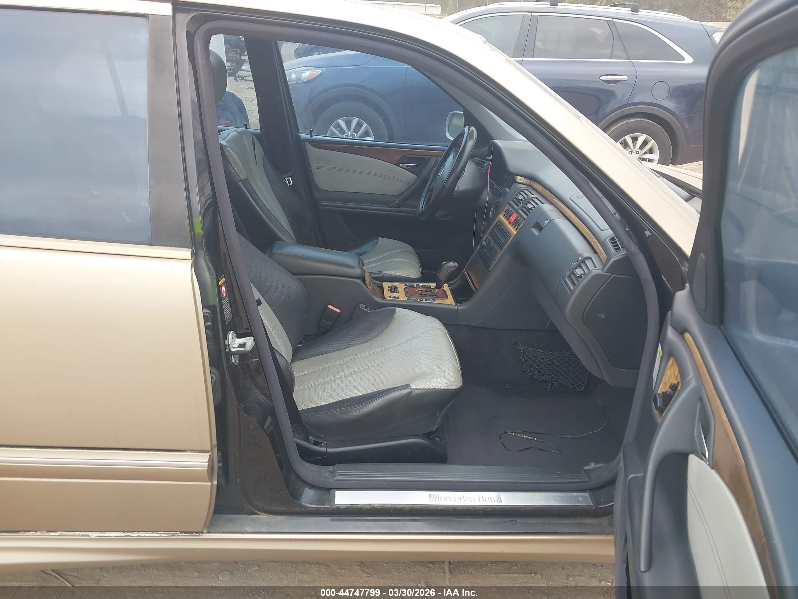 2001 Mercedes-benz E 55 Amg   Золотой vin: WDBJF74JX1B175925