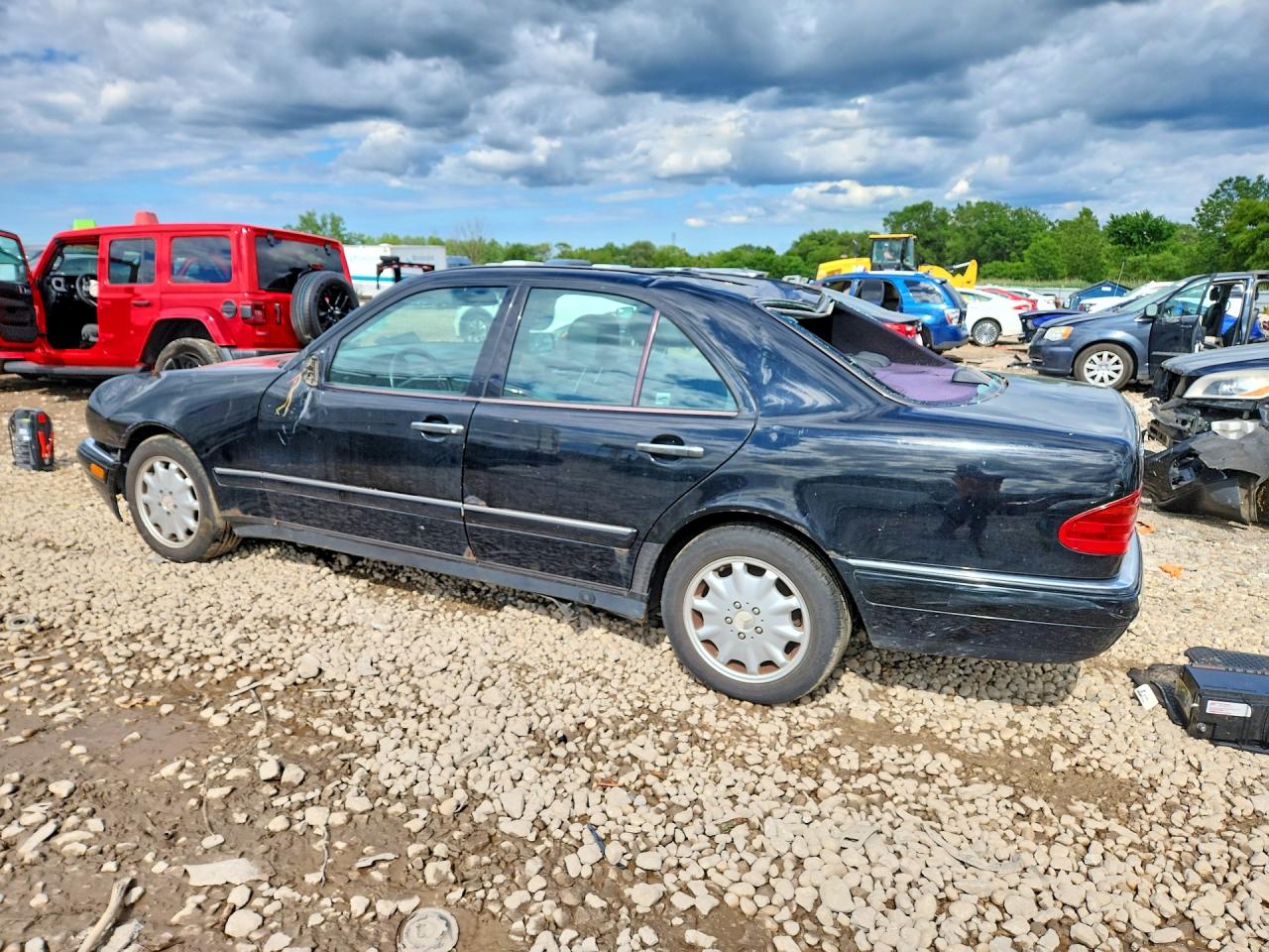 1998 Mercedes-benz E-class E320 Черный vin: WDBJF82F2WX007808