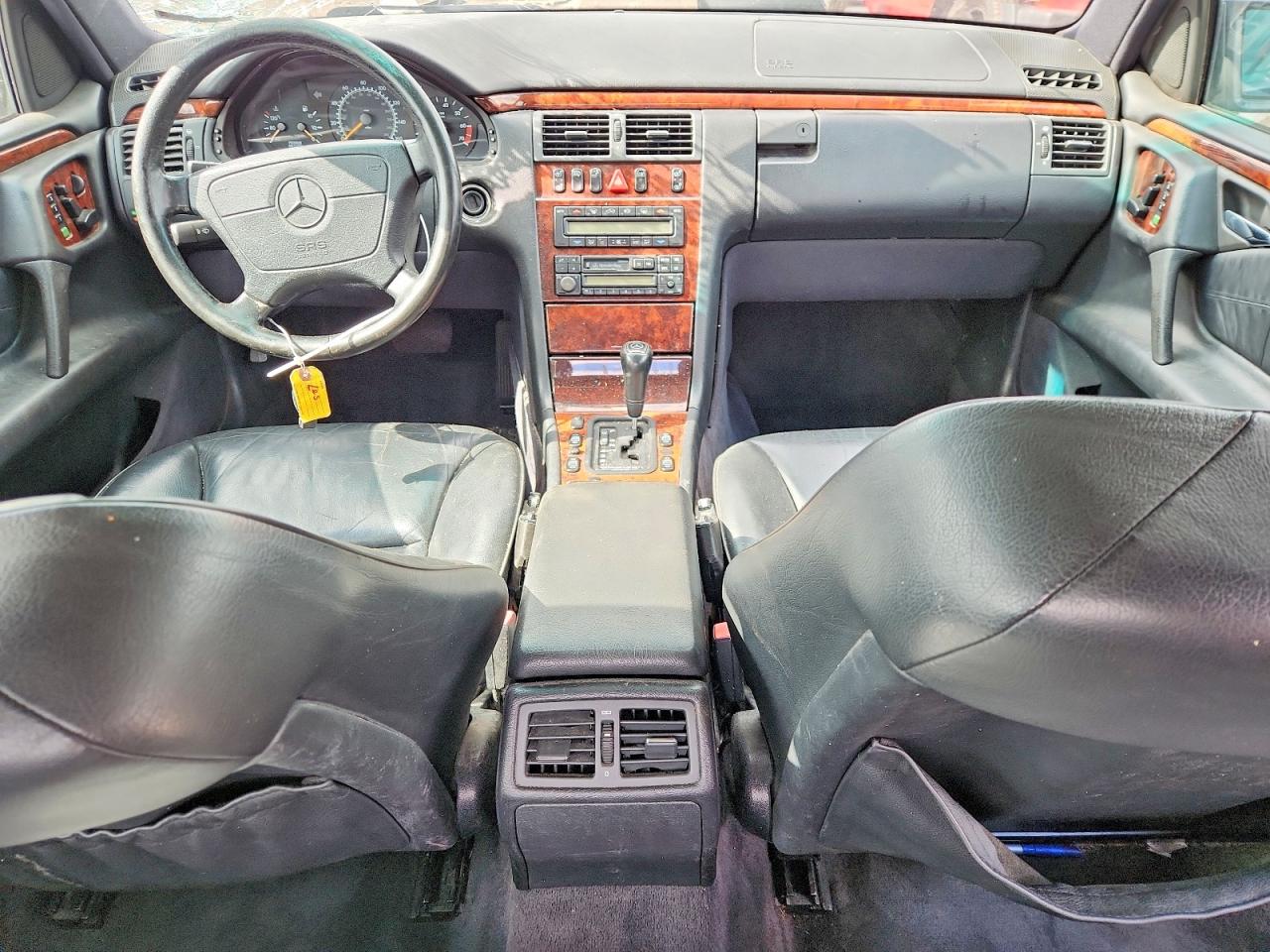 1998 Mercedes-benz E-class E320 Черный vin: WDBJF82F2WX007808