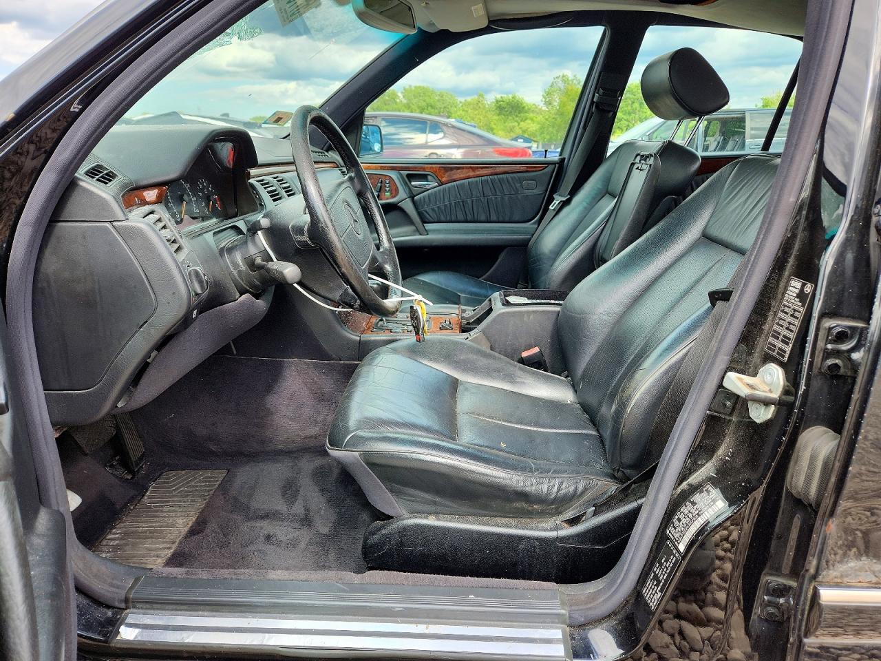 1998 Mercedes-benz E-class E320 Черный vin: WDBJF82F2WX007808