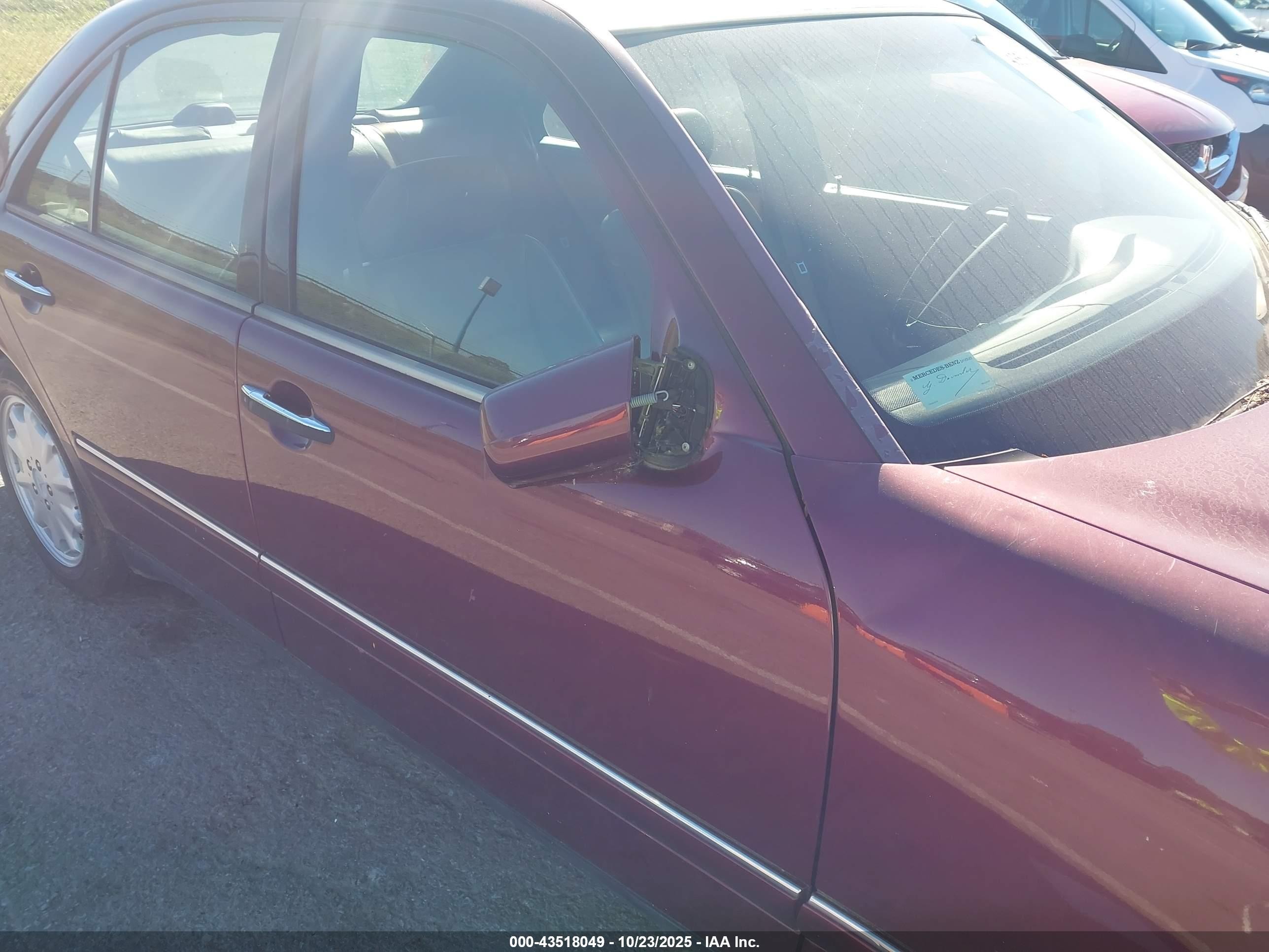 1998 Mercedes-benz E 320 Awd Maroon vin: WDBJF82F3WX005940