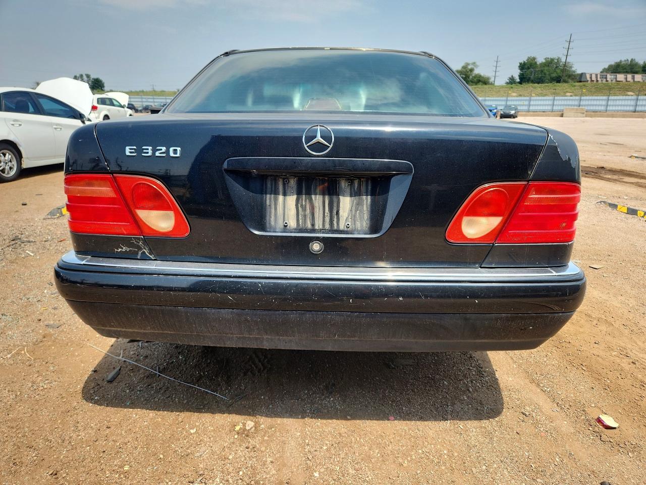 1998 Mercedes-benz E 320 4matic Black vin: WDBJF82F4WX005767