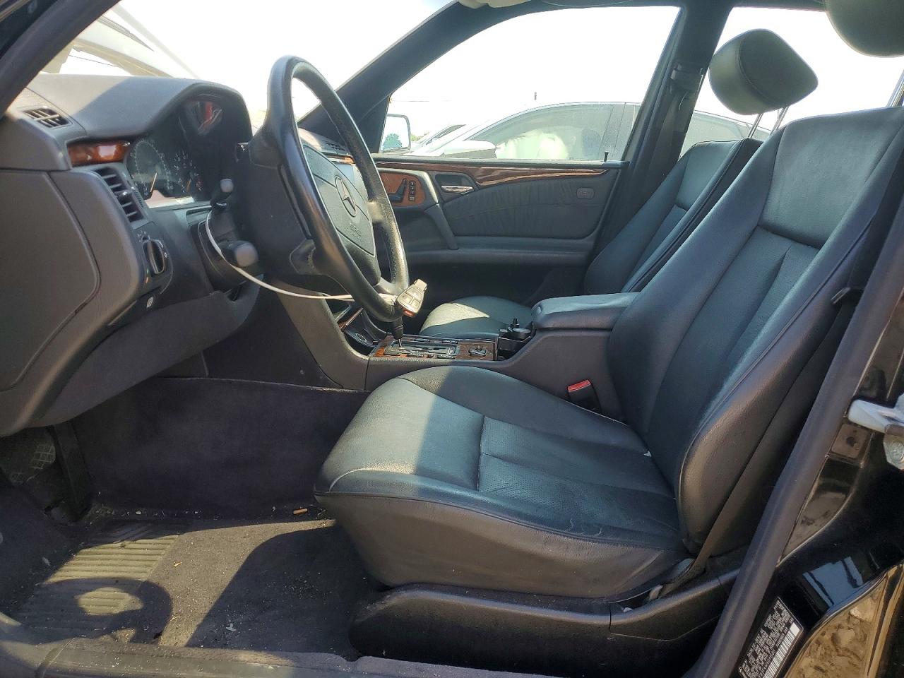 1998 Mercedes-benz E 320 4matic Black vin: WDBJF82F4WX011505