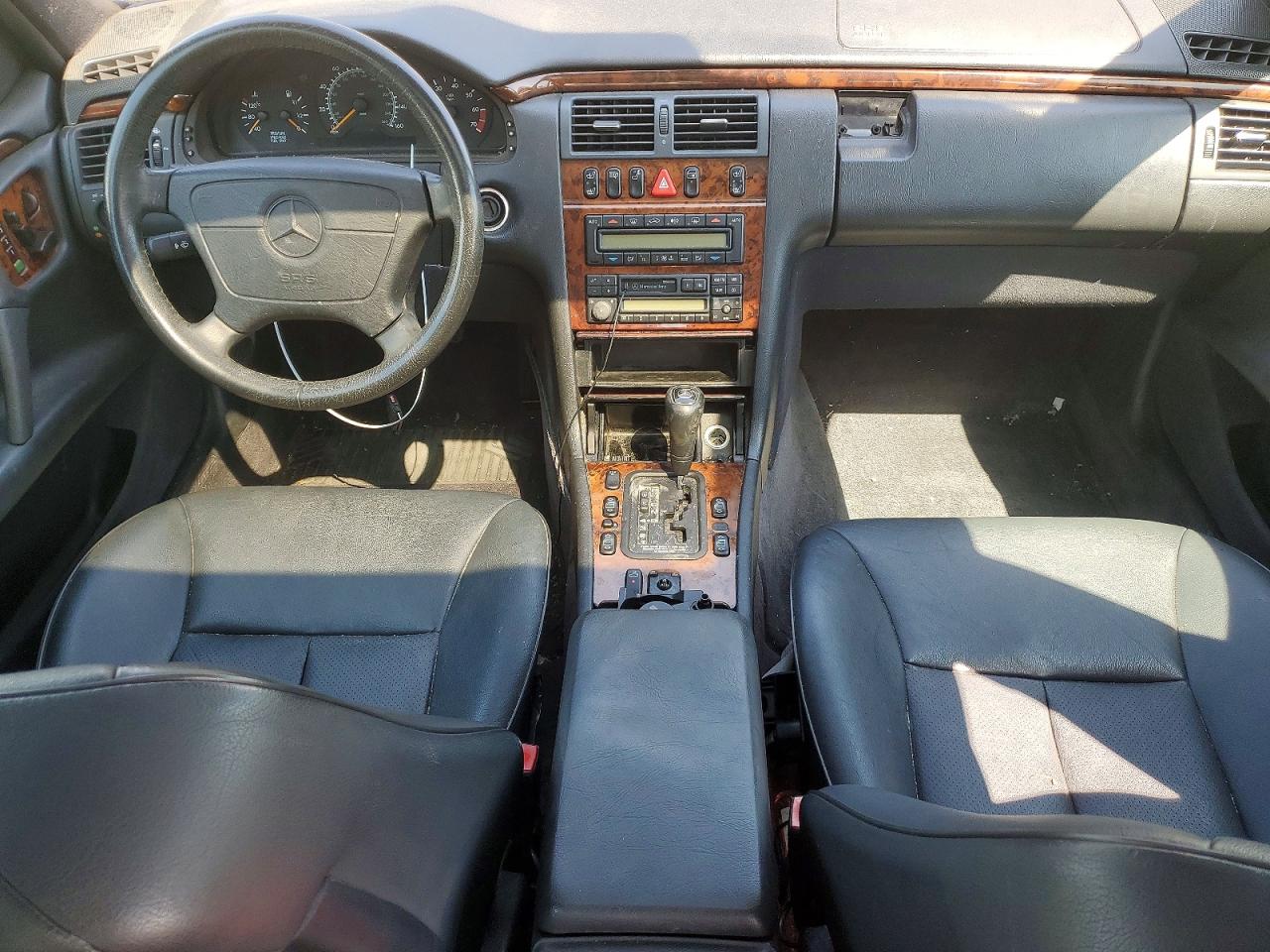 1998 Mercedes-benz E 320 4matic Black vin: WDBJF82F4WX011505