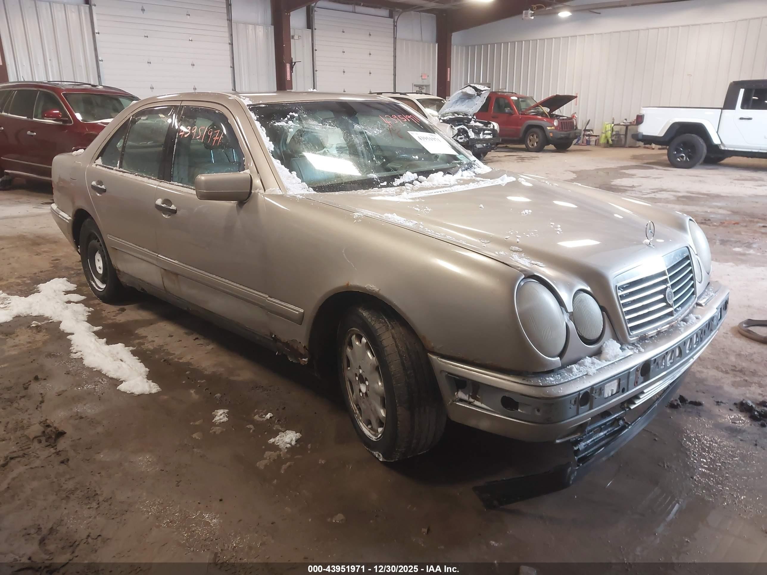 1998 Mercedes-benz E 320 Awd Tan vin: WDBJF82F5WX008757