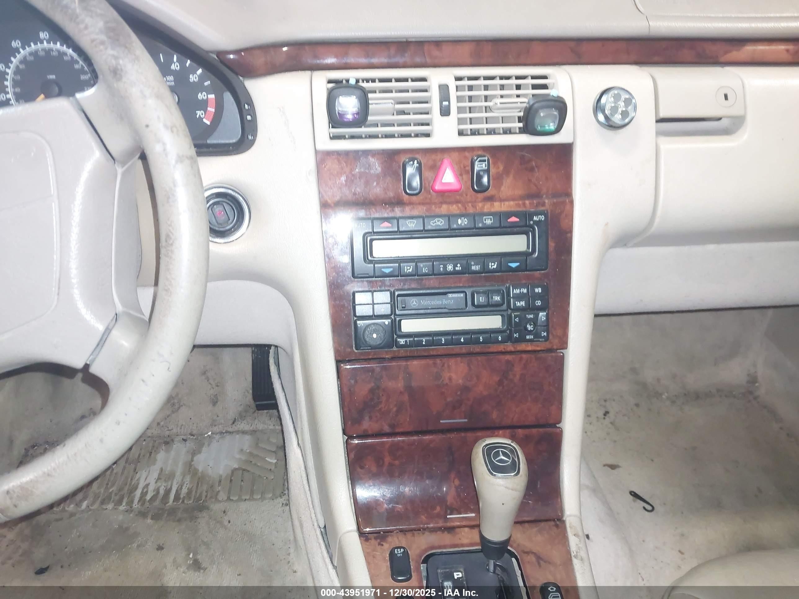 1998 Mercedes-benz E 320 Awd Tan vin: WDBJF82F5WX008757
