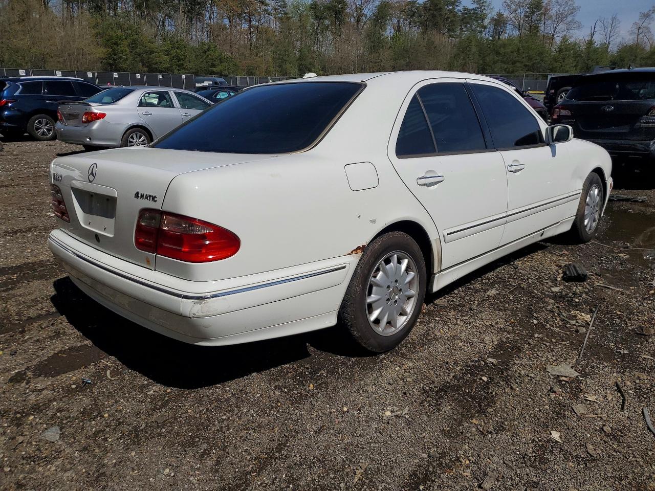 2000 Mercedes-benz E 320 4matic White vin: WDBJF82GXYX028742