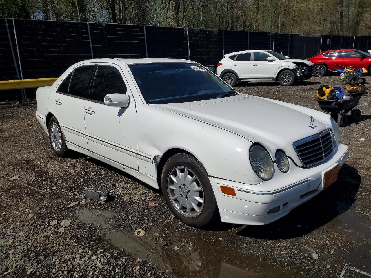 2000 Mercedes-benz E 320 4matic White vin: WDBJF82GXYX028742