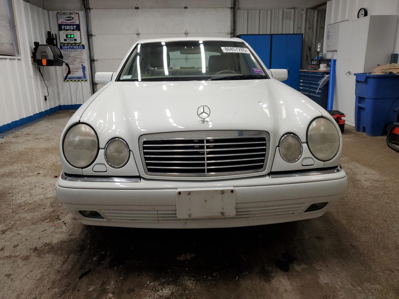 1999 Mercedes-benz E 320 4matic White vin: WDBJF82H0XX016929